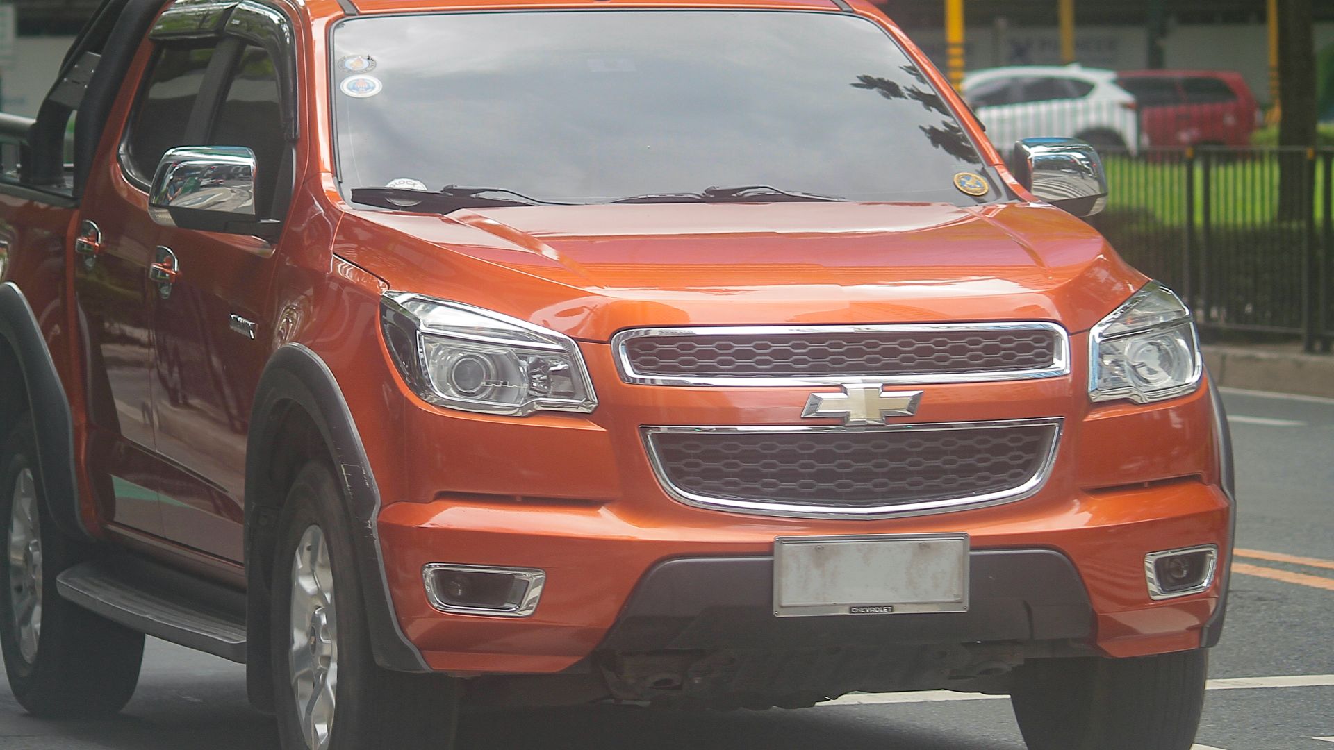 File:2017 Chevrolet Colorado 2.8 LTZ Z71 4x4 in Orange Crush, front right.jpg