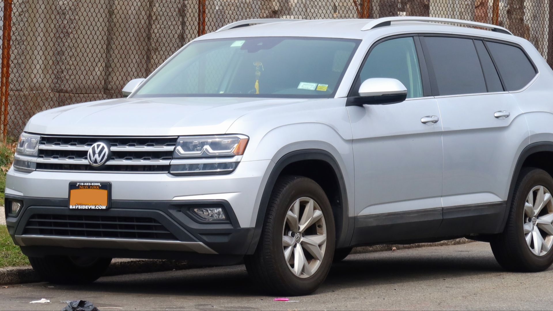 File:2018 Volkswagen Atlas SE, front 3.24.23.jpg