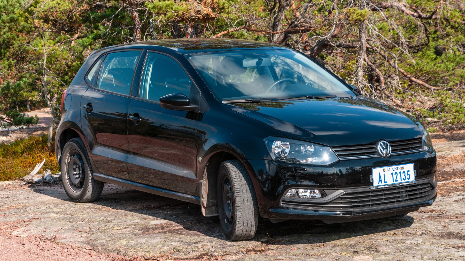 File:18-09-01-Schären westlich von Långbådan RRK7720.jpg