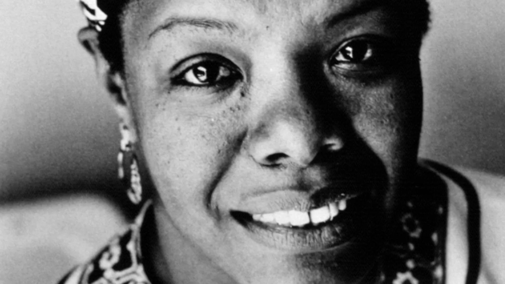 File:Portrait photograph of Maya Angelou, c. 1974.webp