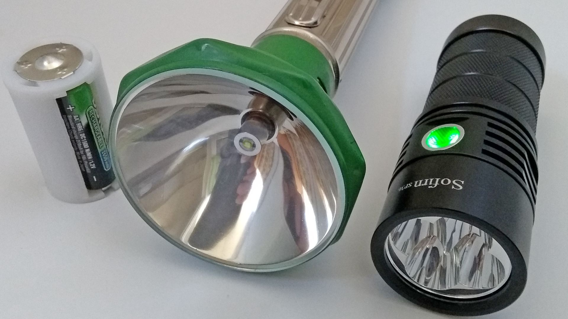 File:3x AA to D battery converter, MY DAY vintage flashlight, Sofirn SP36 flashlight.jpg