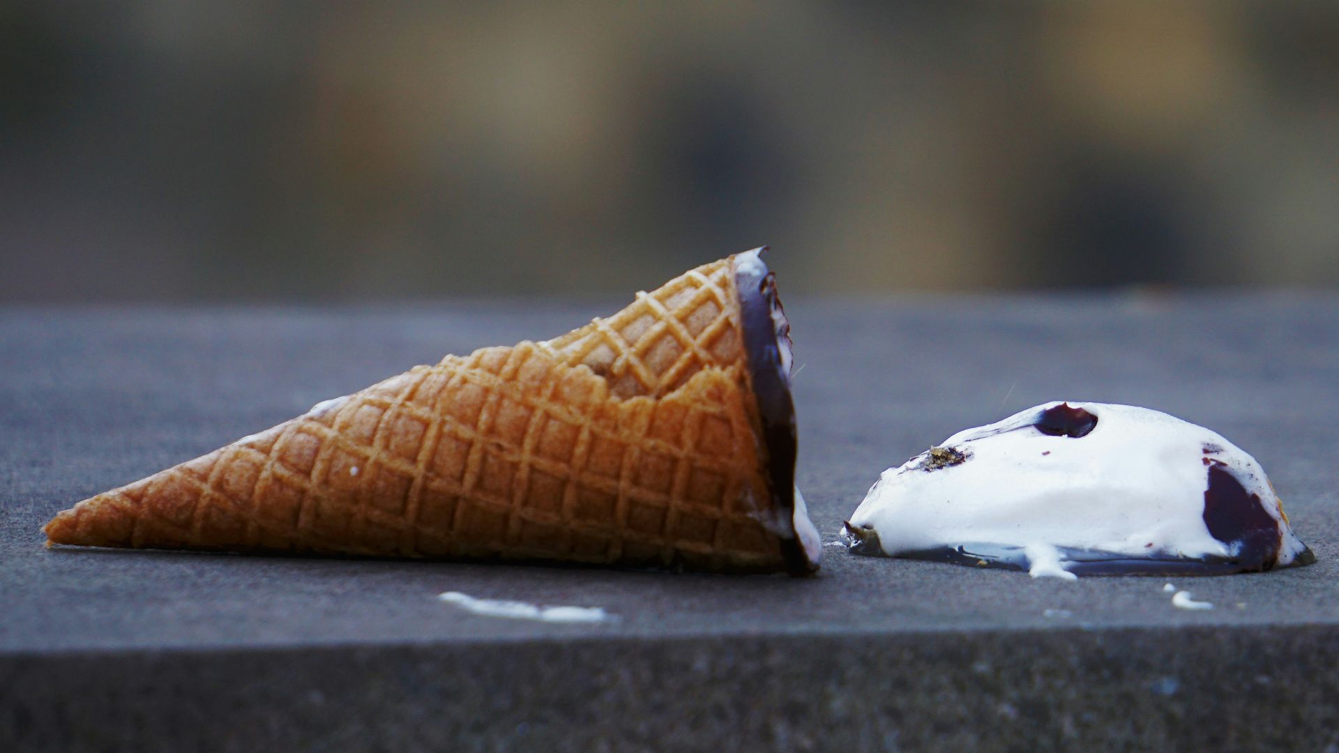 brown ice cream cone