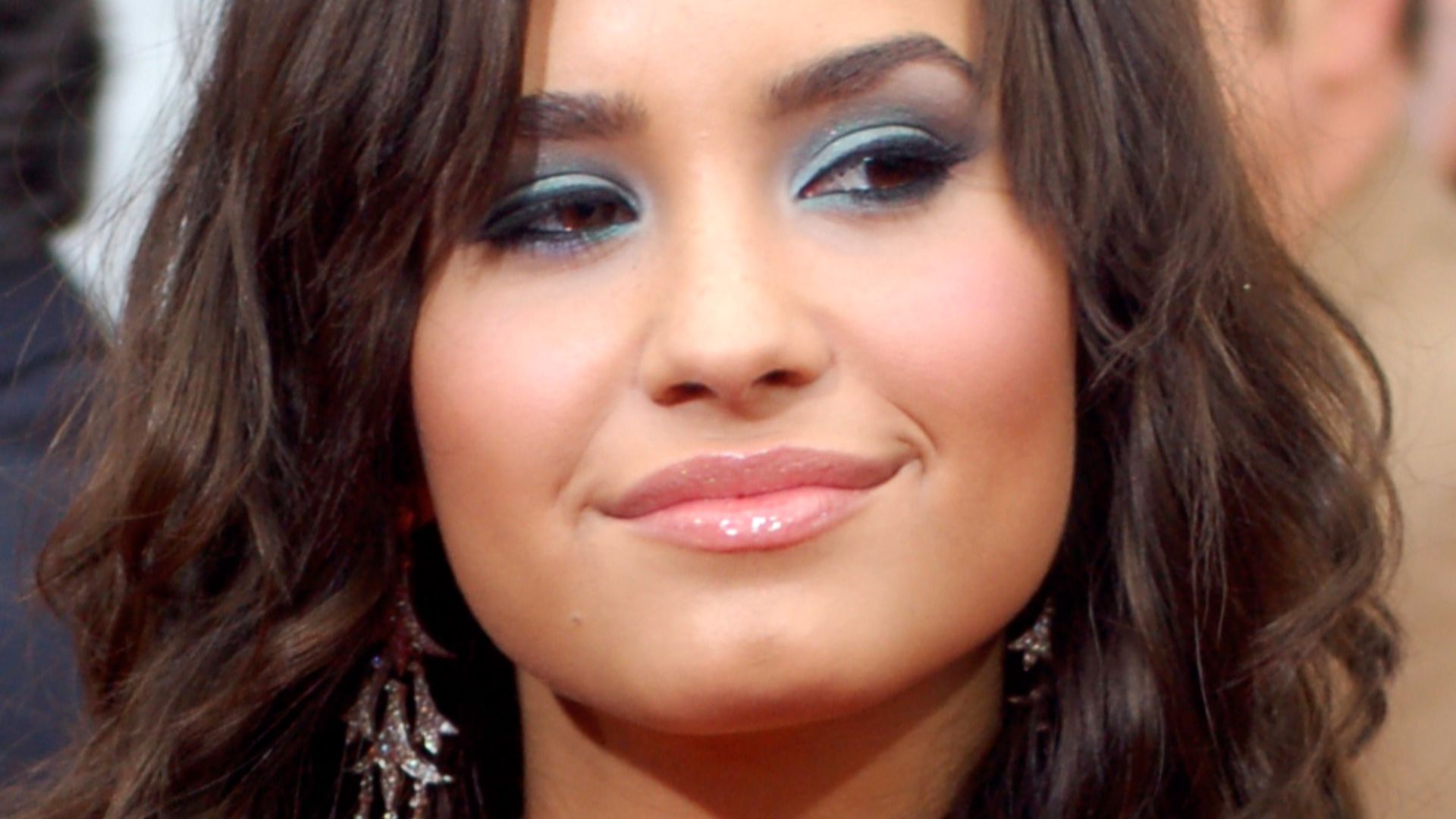 File:Demi Lovato 2009 (Cropped).jpg