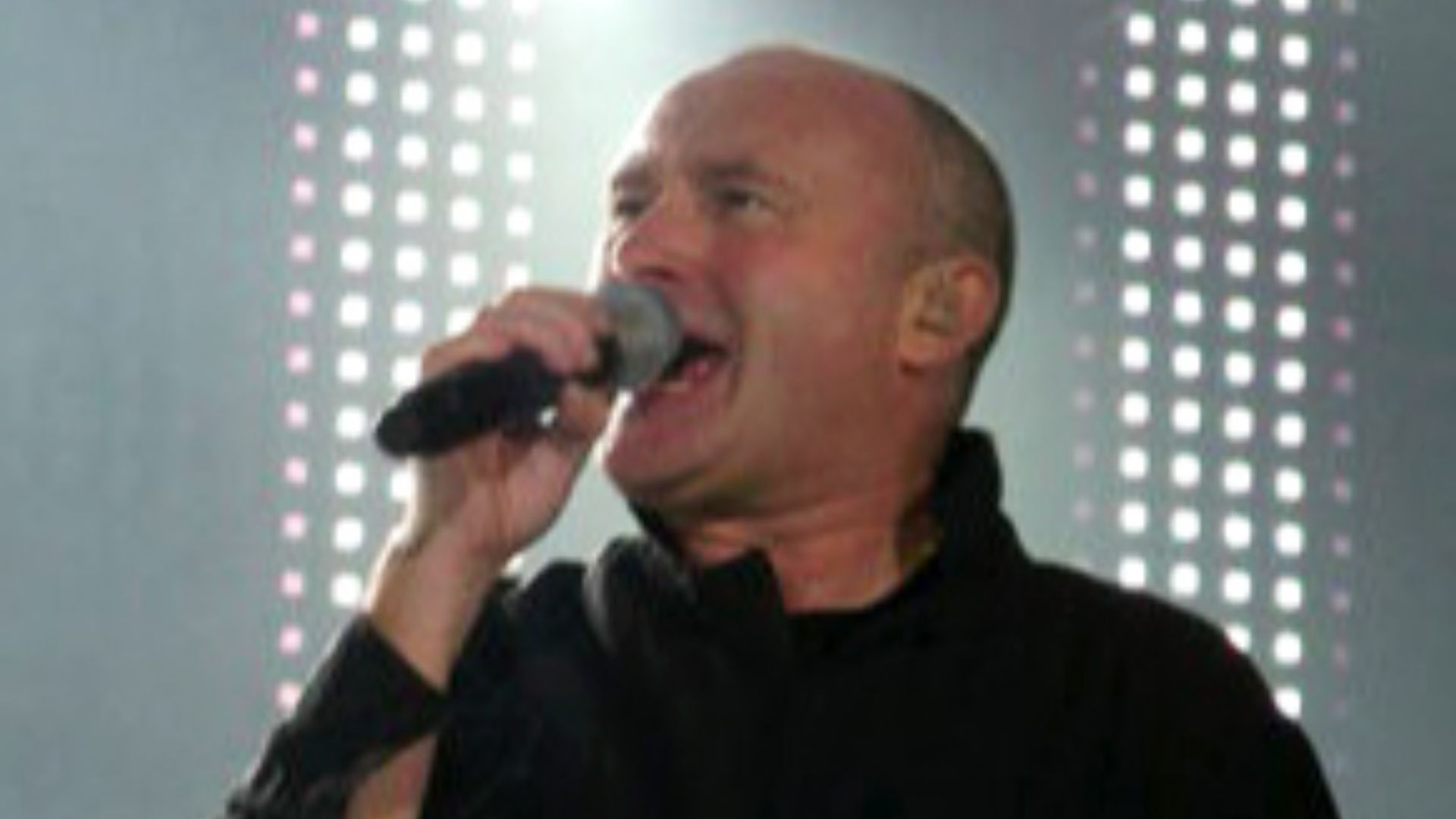 File:Phil Collins Duesseldorf.jpg