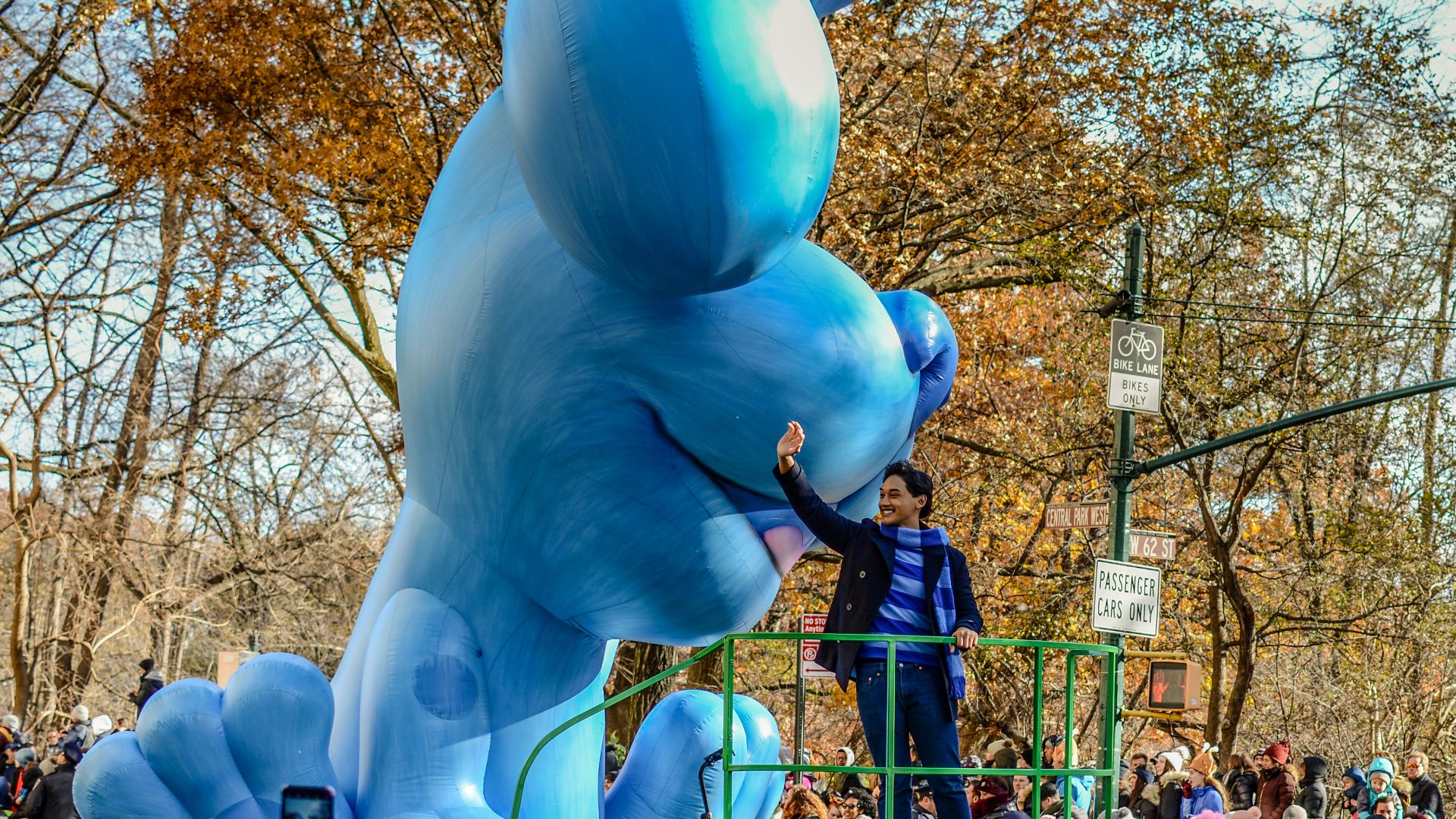 File:2019 Macys Thanksgiving Day Parade (49142994323).jpg