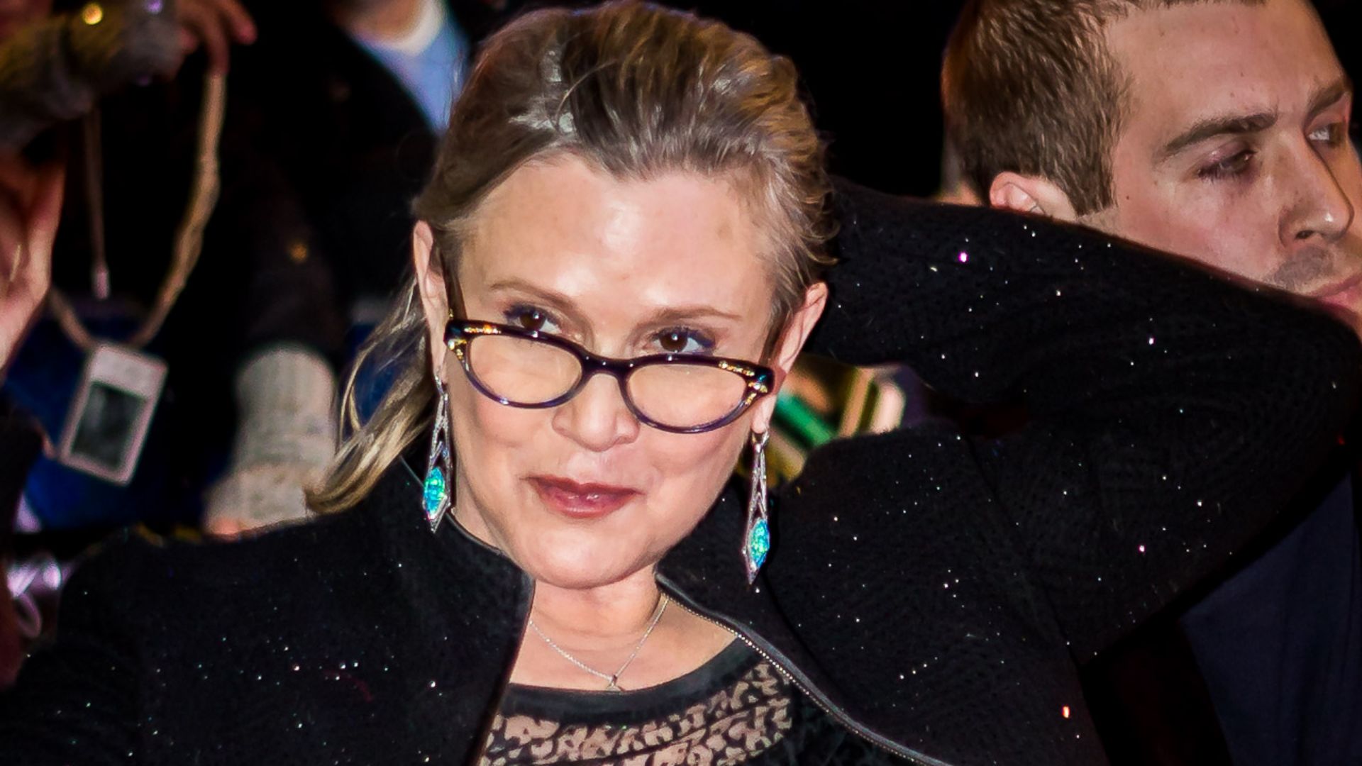 File:Carrie Fisher at UK premiere of Force Awakens.jpg