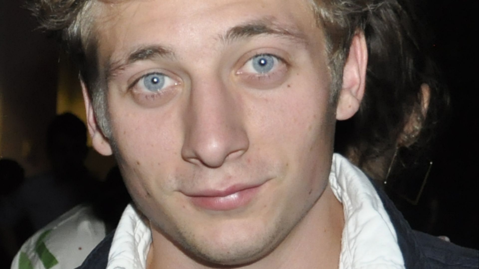 File:Jeremy Allen White, AT&T Center, 2013.jpg
