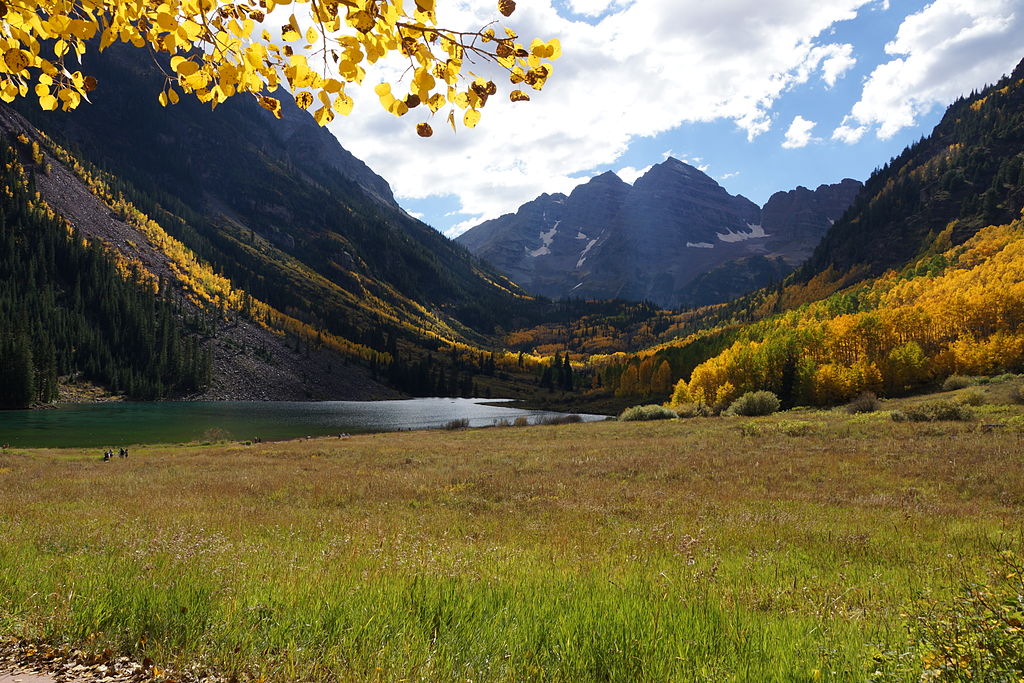 1024Px-Maroon Lake, Maroon Bells