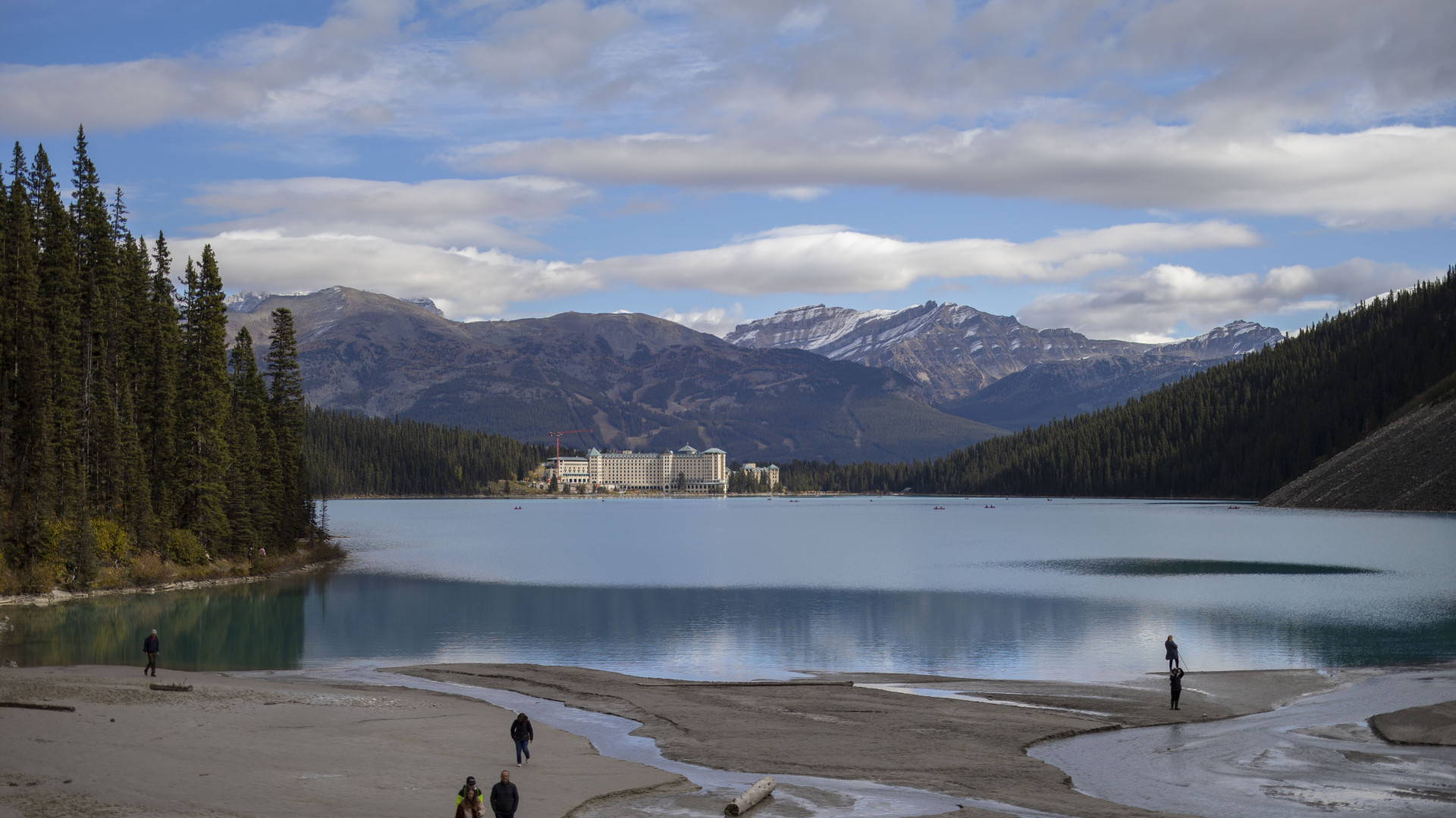 File:Fairmont Chateau Lake Louise, Lake Louise (53237628070).jpg