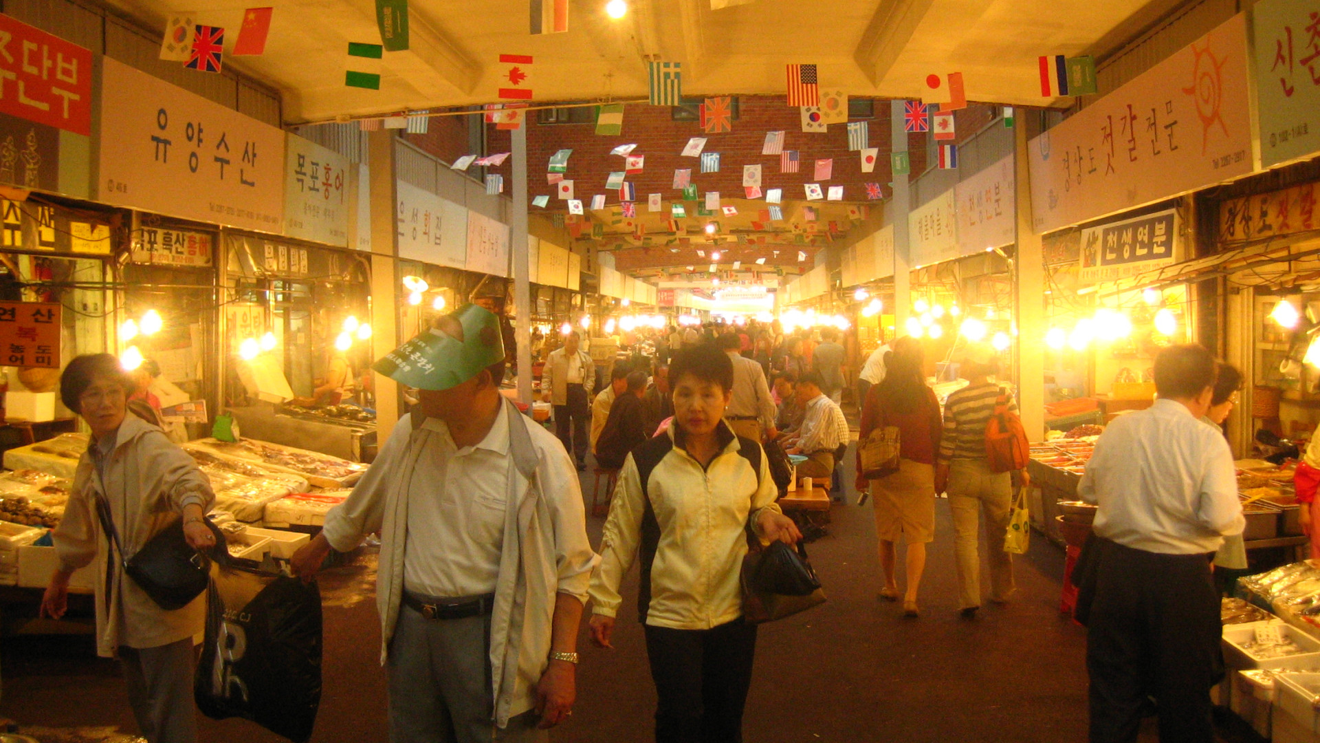 File:Korea-Seoul-Gwangjang Market-01.jpg