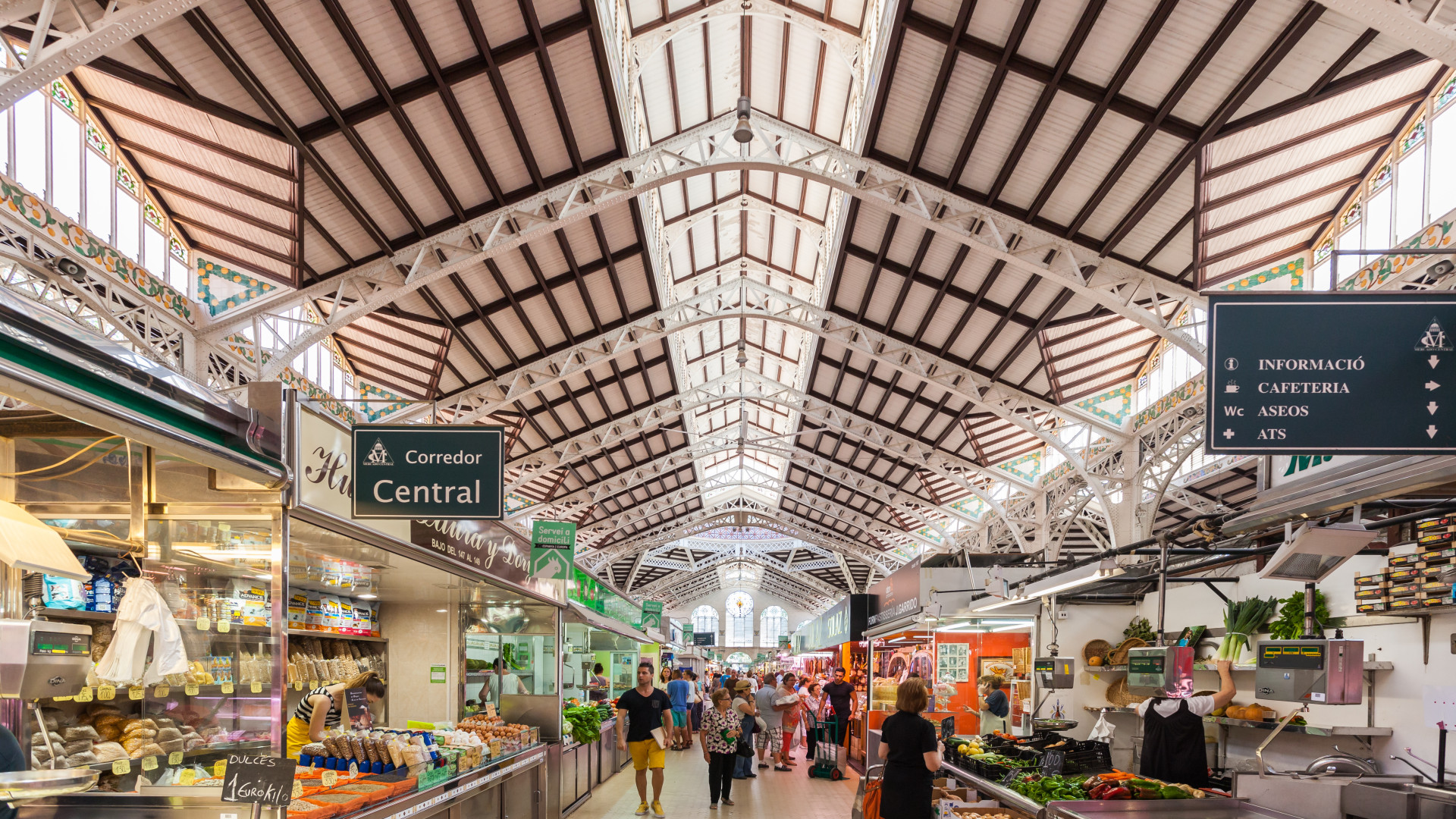 File:Mercado Central, Valencia, España, 2014-06-30, DD 117.JPG