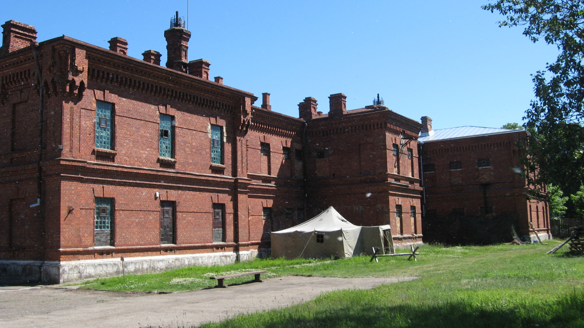 File:Liepājas karostas cietums.JPG