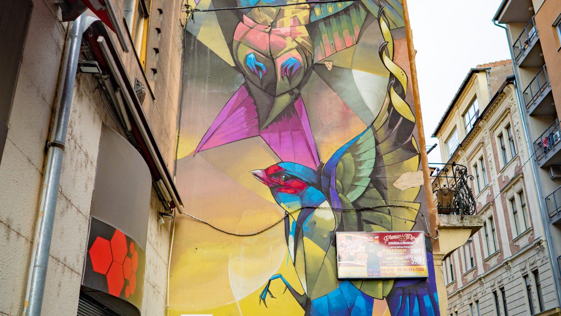 File:Budapest Street Art Swallows “Calmness, or rampage” by Breakone (42972651431).jpg