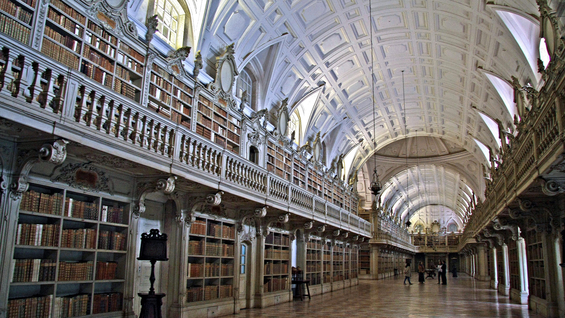 File:Biblioteca do Palácio Nacional de Mafra - Portugal (43652170672).jpg