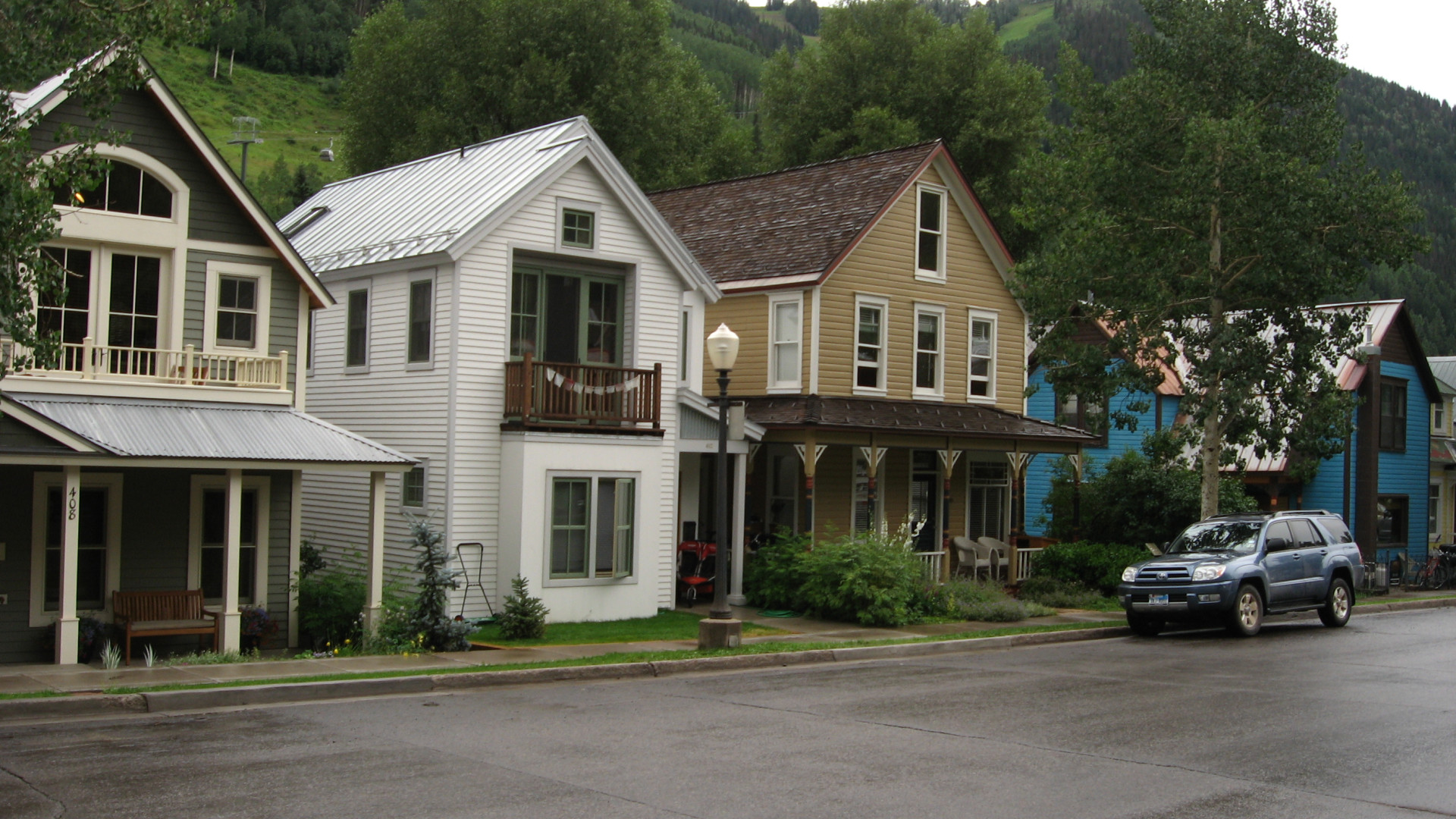 File:Homes in Telluride, Colorado.jpg