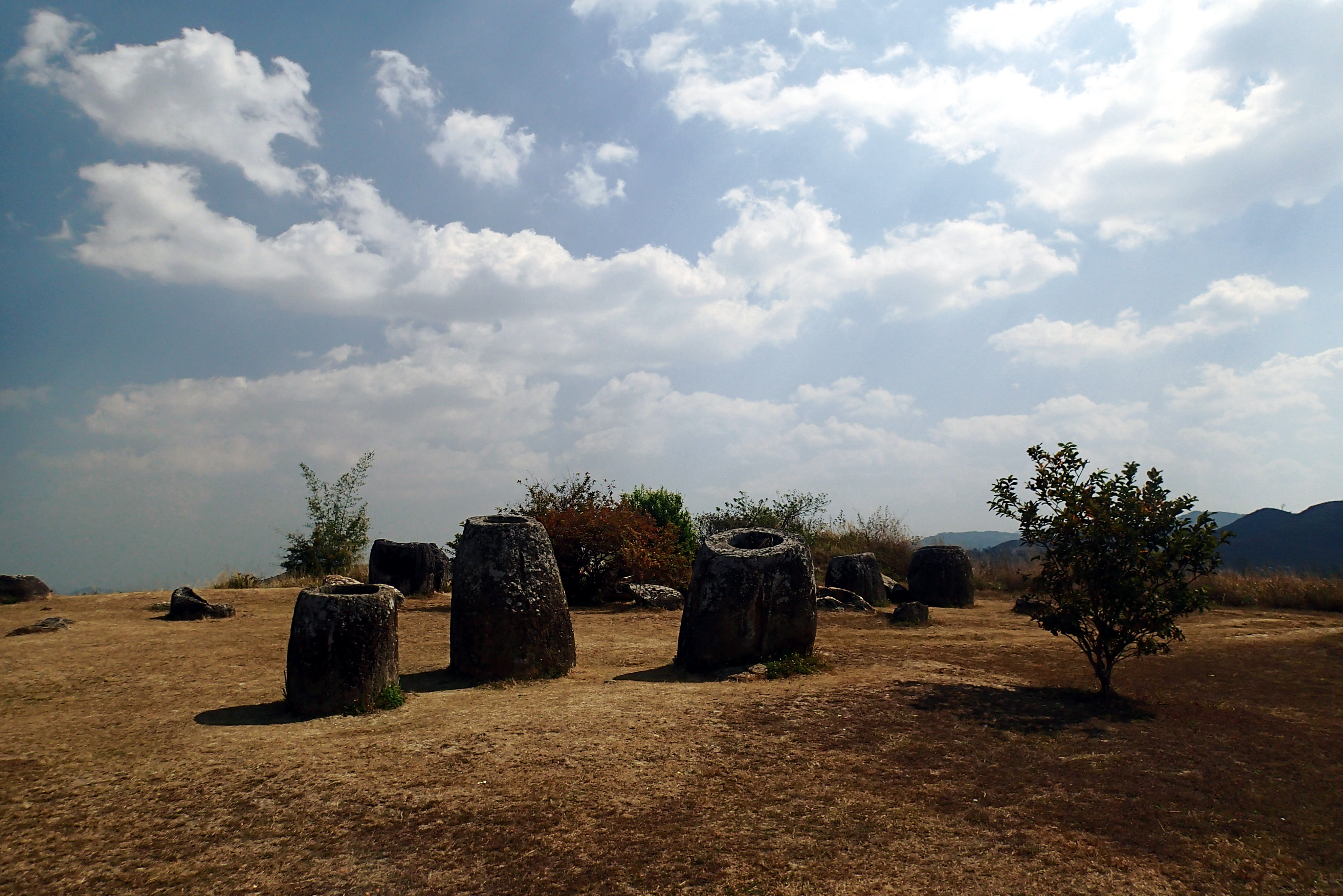 File:Plain of jars (12847458614).jpg