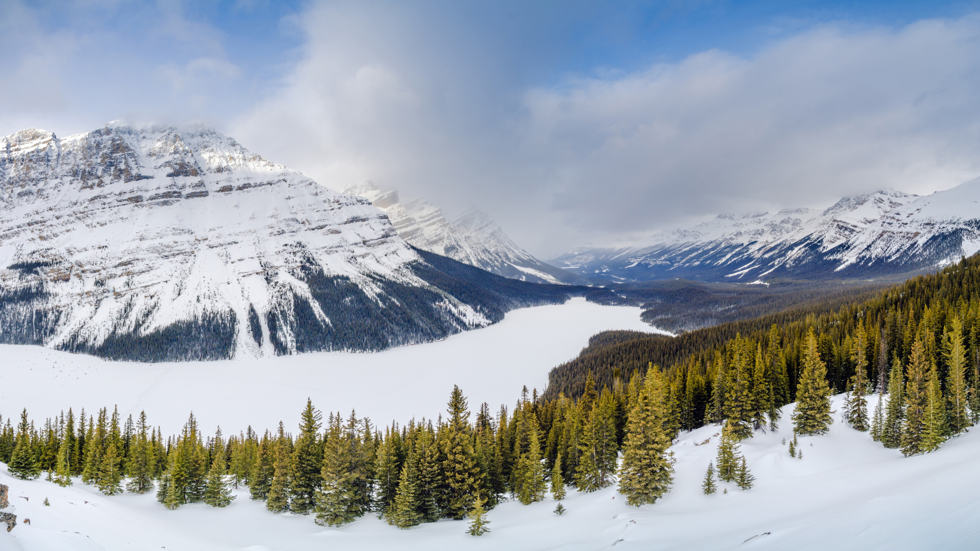 File:Peyto Lake in winter.jpg
