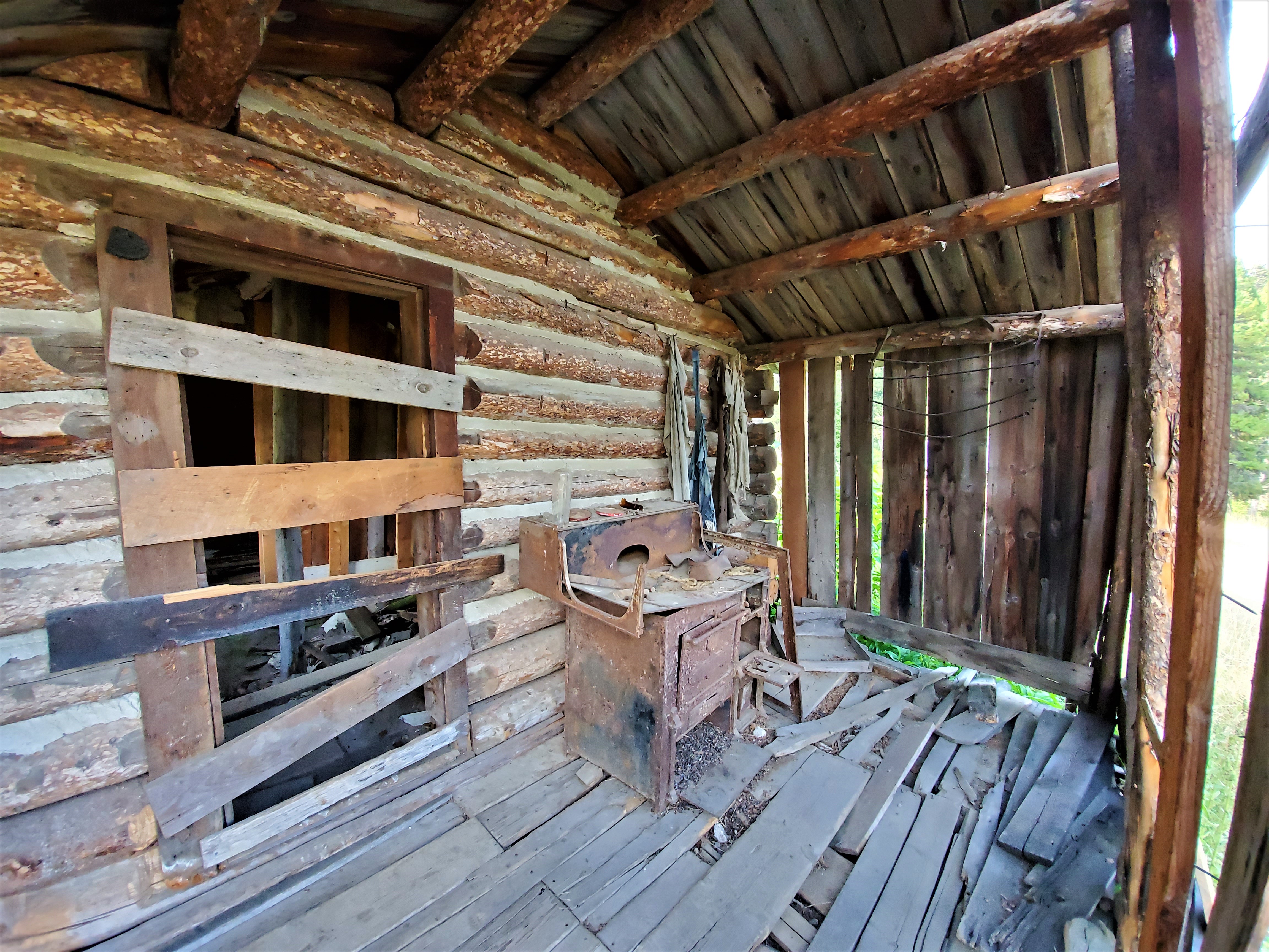 File:Cabin Front Garnet Ghost Town, Montana.jpg