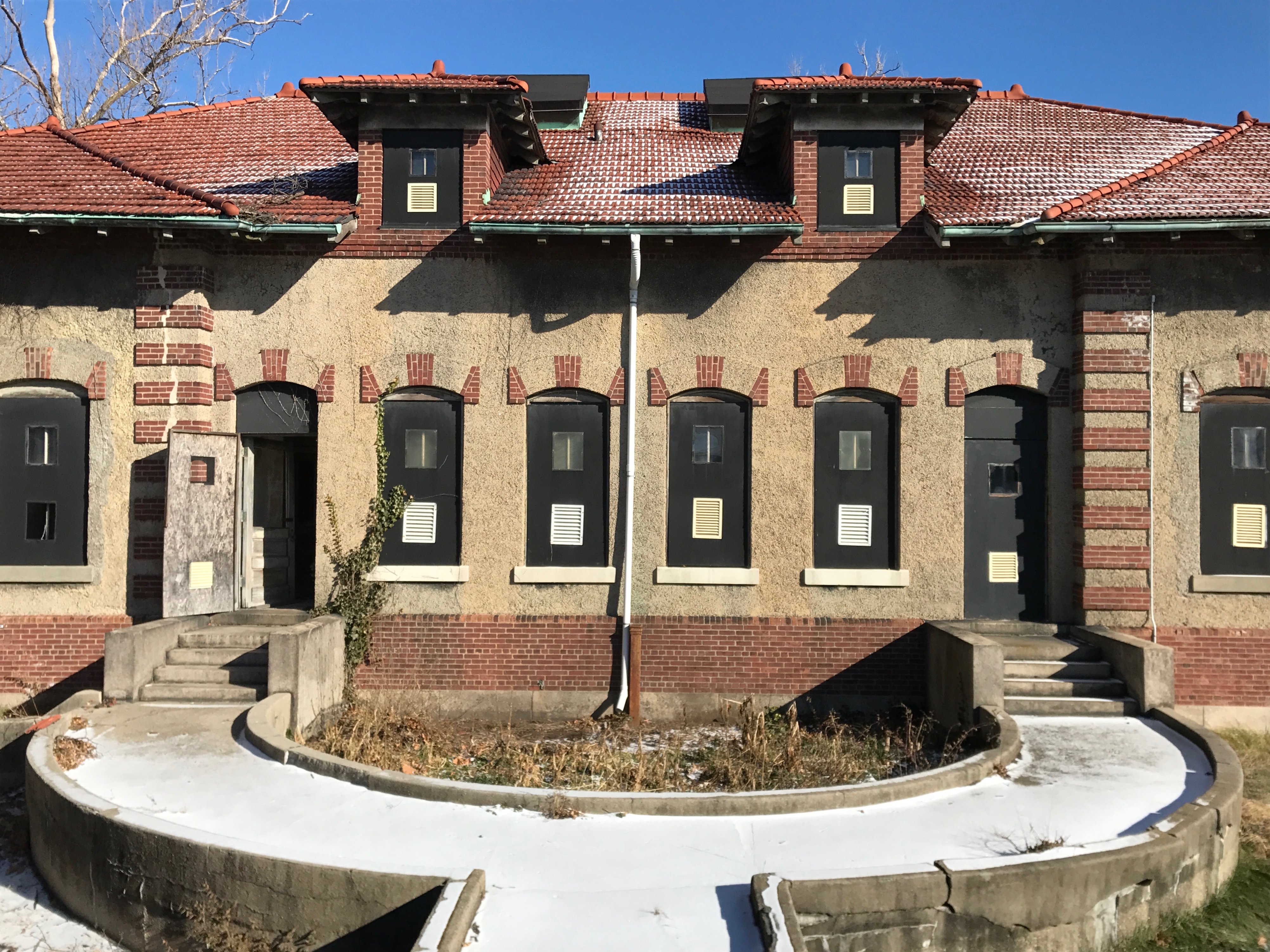 File:Ellis Island Immigrant Hospital - Isolation Ward.jpg