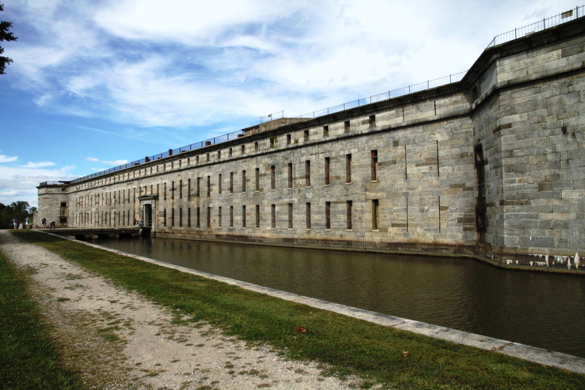 File:Fort Delaware front moat view.jpg