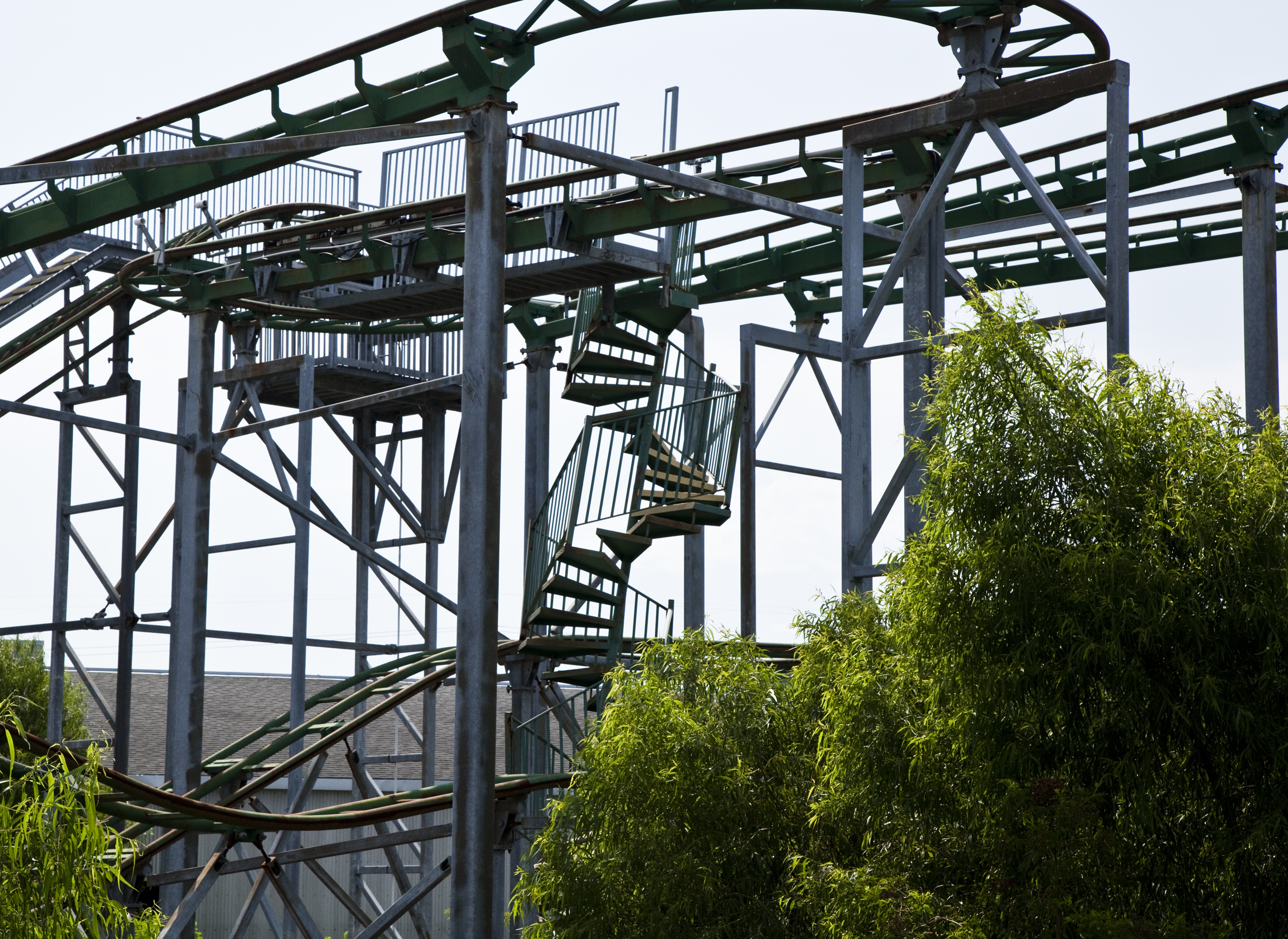 File:Jumble - Six Flags New Orleans ruins.jpg