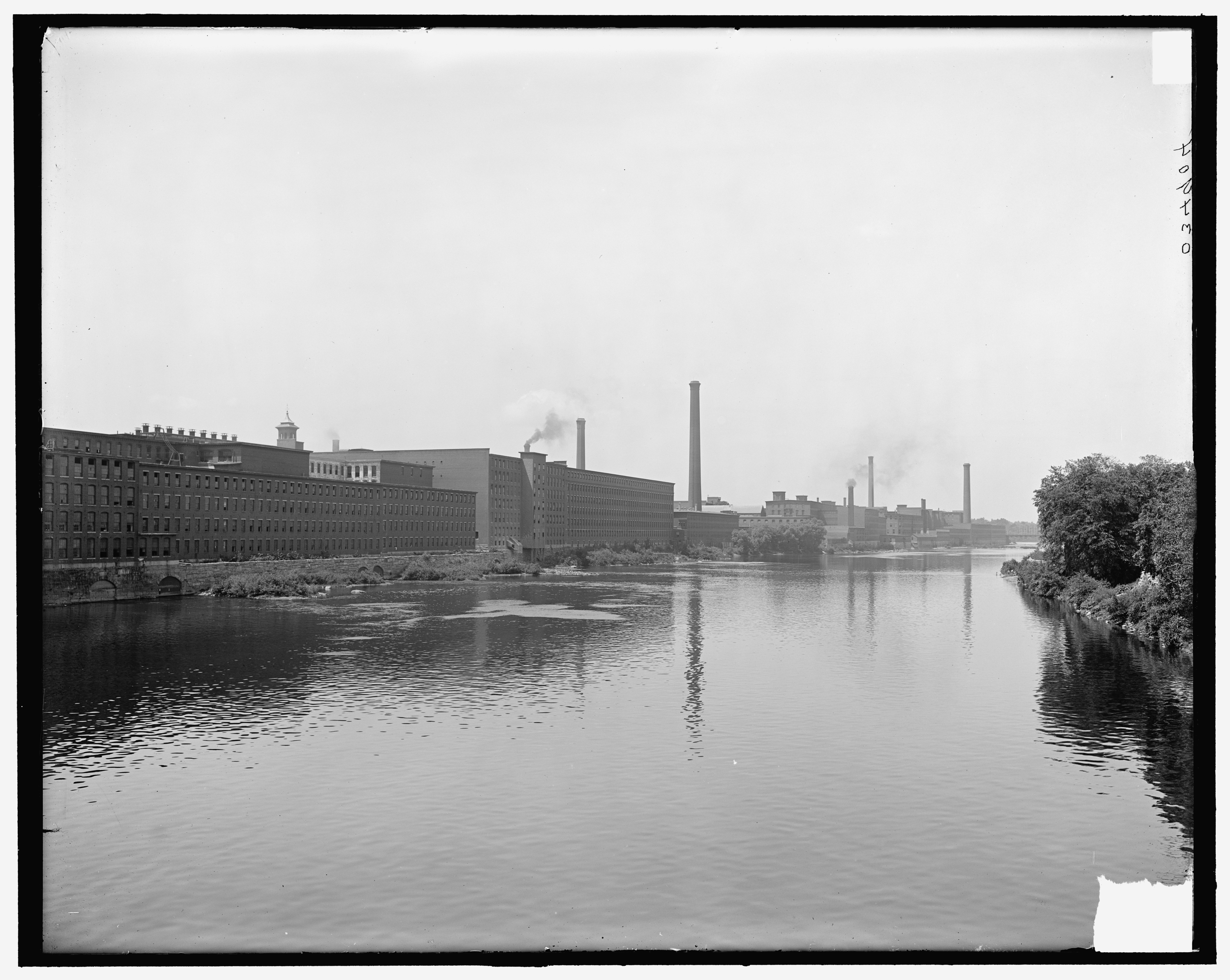 File:Lowell, Mass., mills on Merrimack River; LOC; det.4a18323.jpg