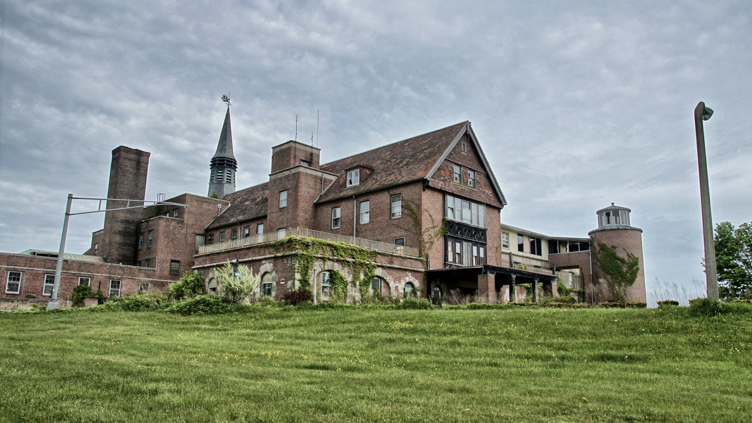 File:Seaside Sanitorium, Waterford, CT.jpg