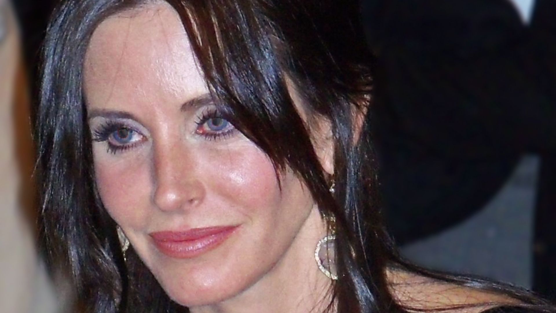 File:Courteney Cox '10 PaleyFest.jpg