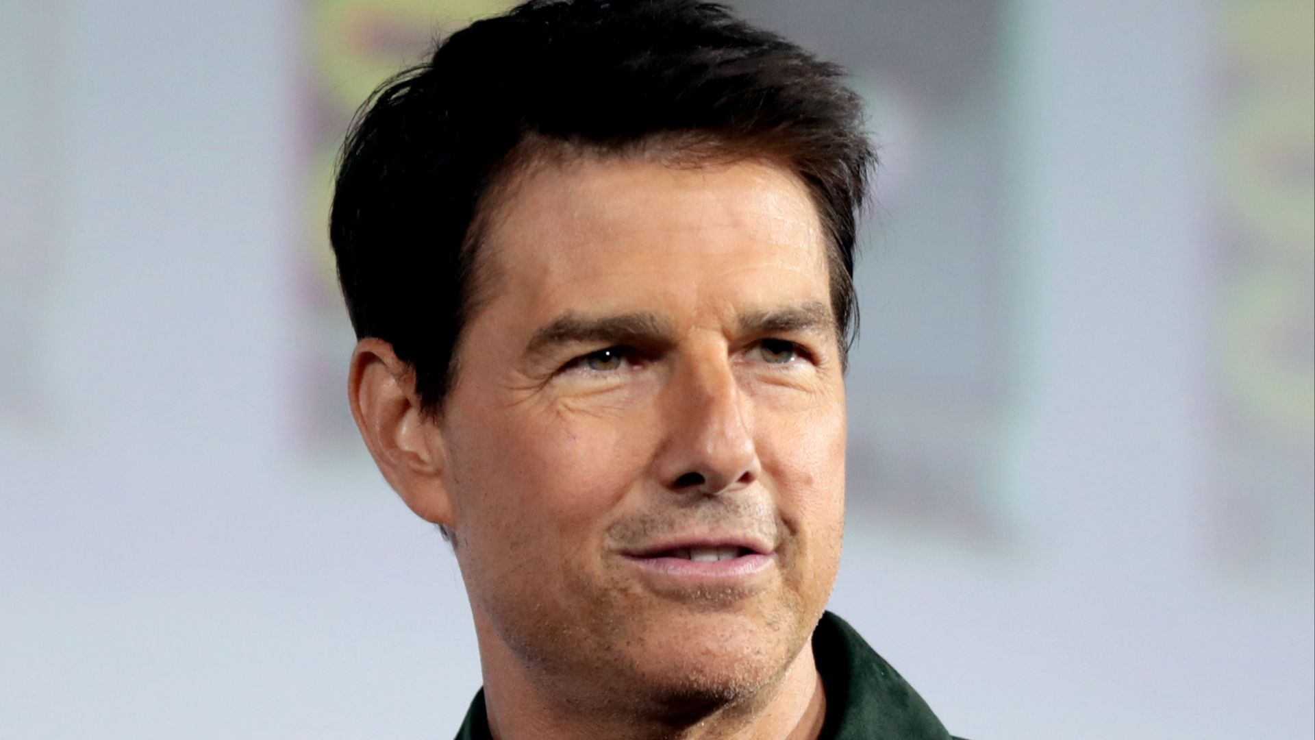 File:Tom Cruise (48364137131) (cropped).jpg