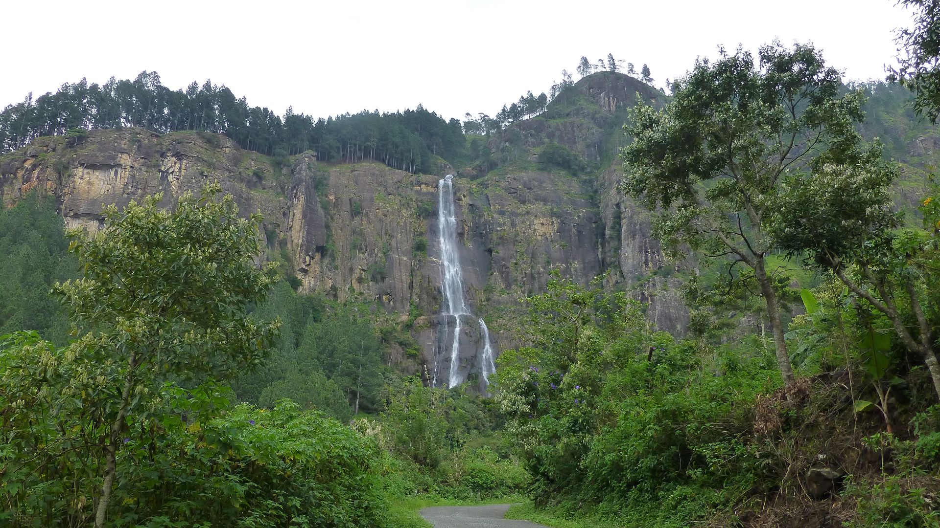 File:Bambarakanda Falls-Sri Lanka (1).jpg