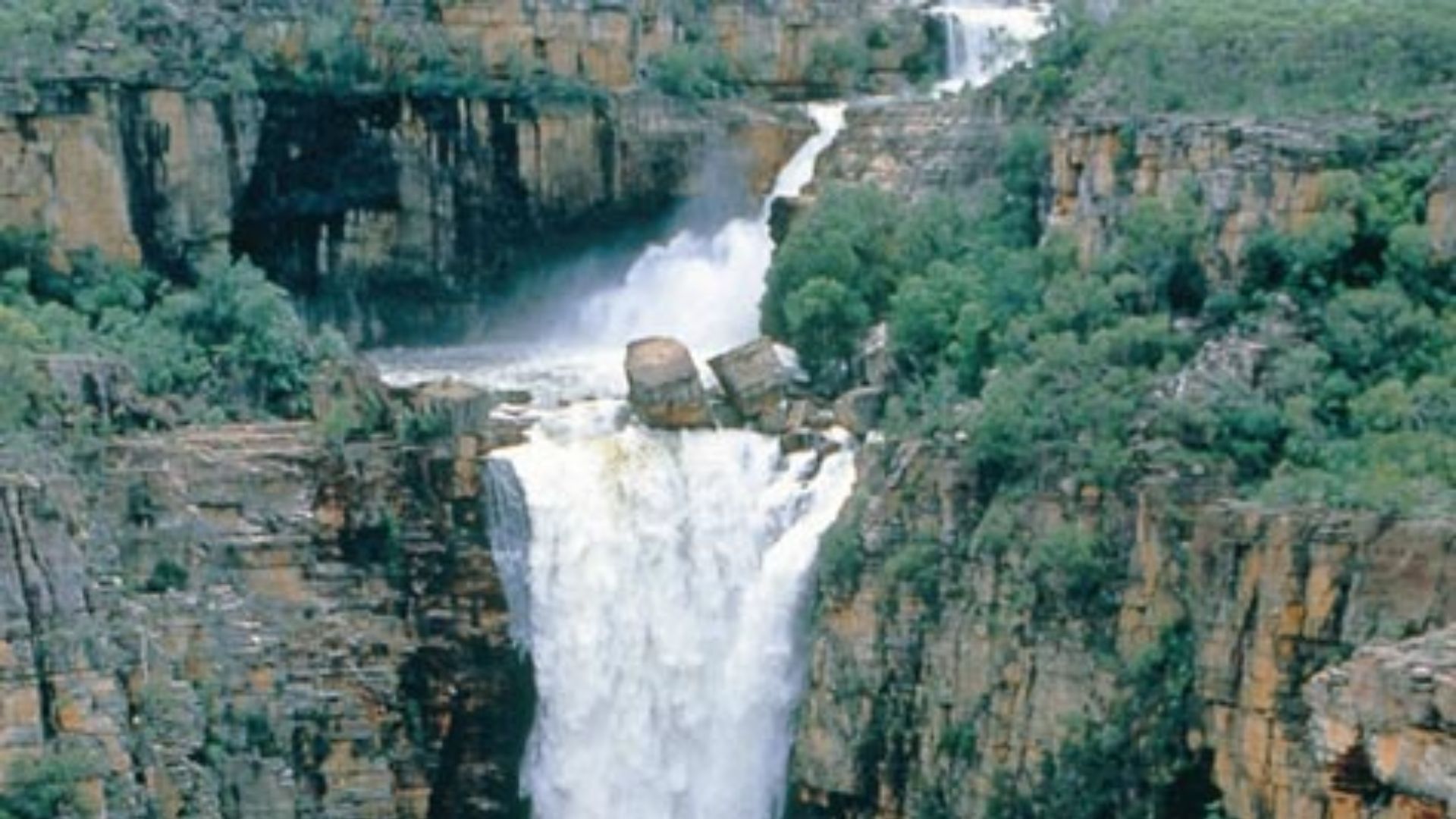 File:Jim Jim Falls.jpg