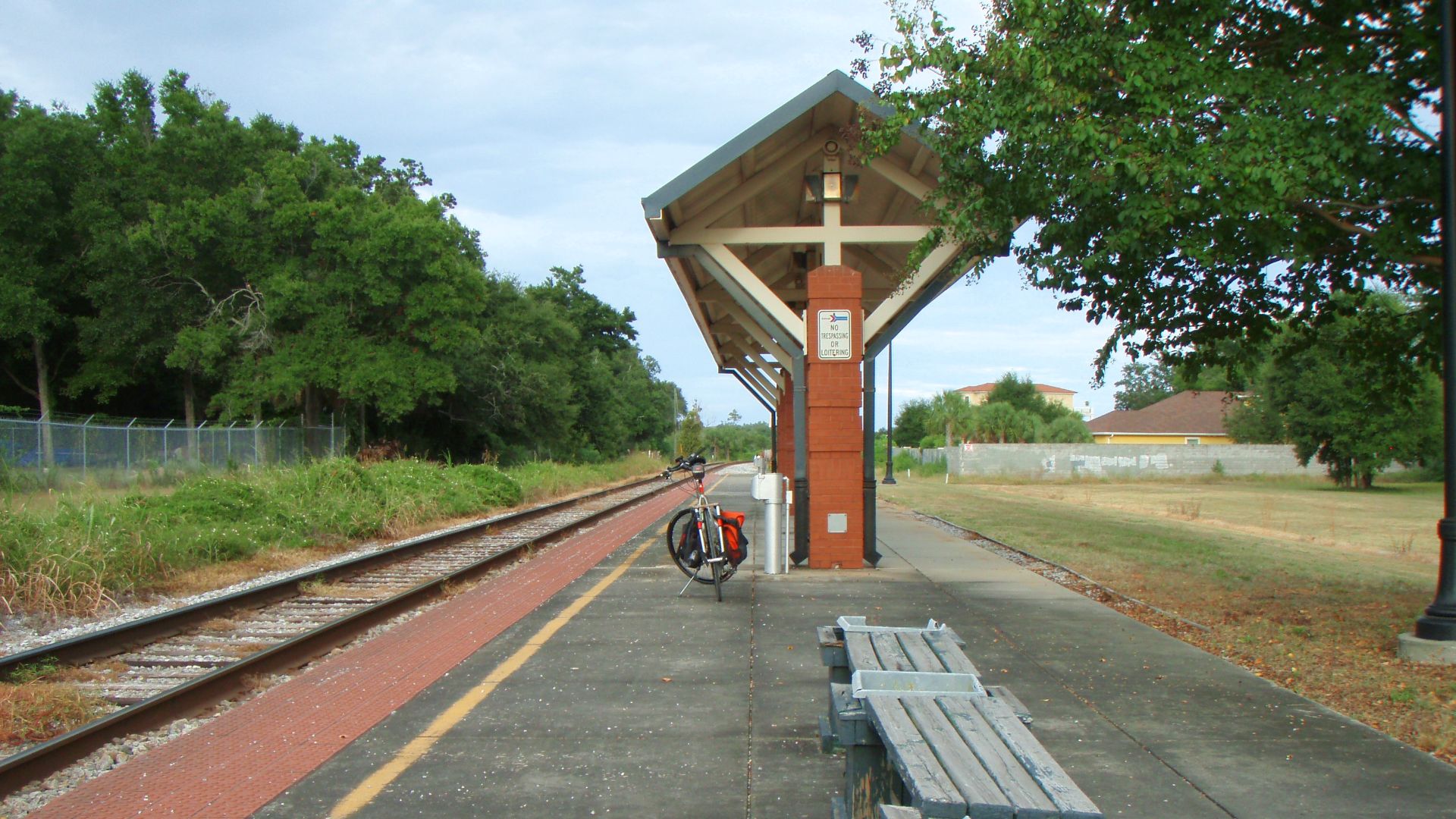File:Pensacola Abandoned Amtrak station.jpg