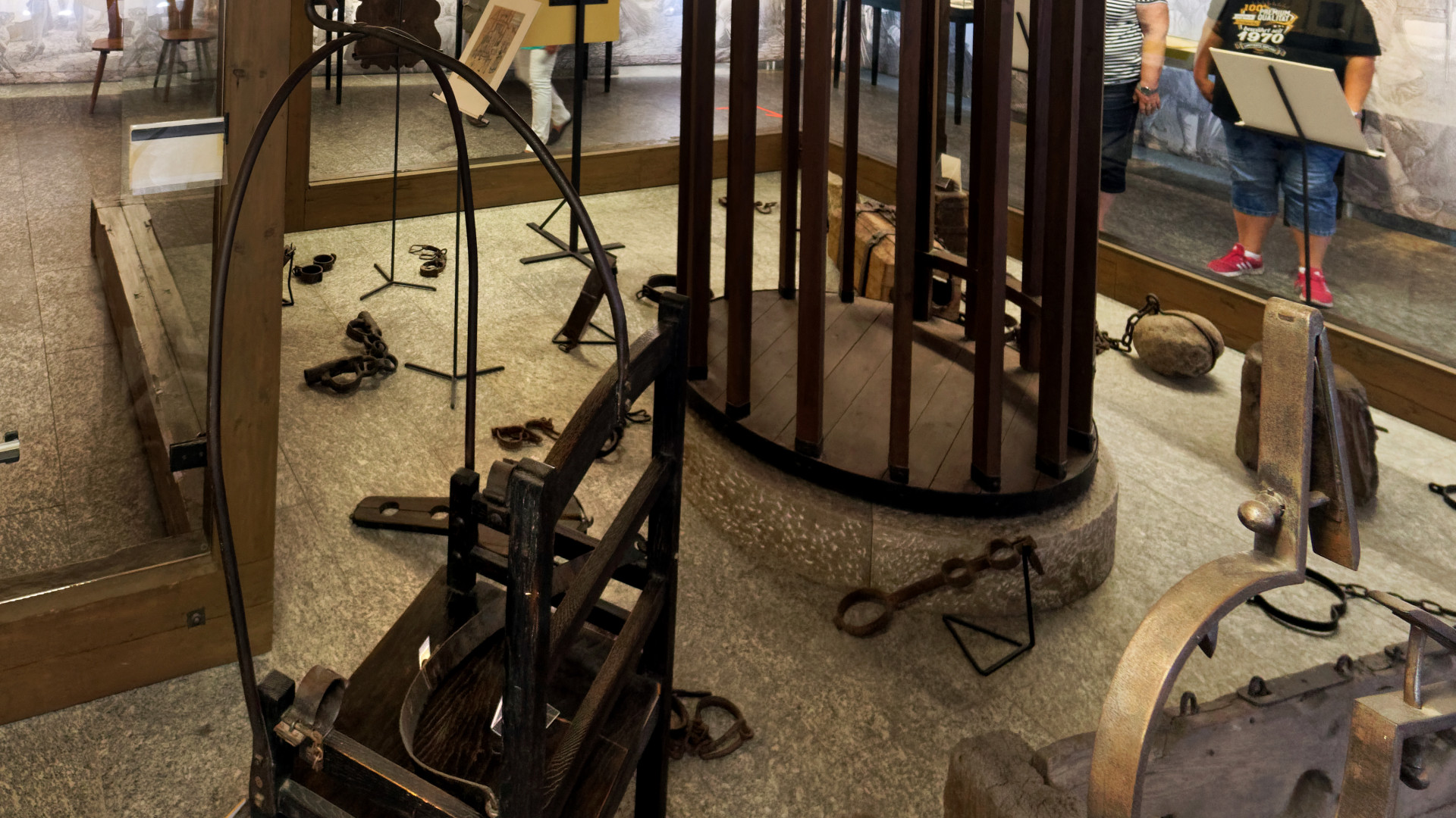 File:50 000 Exponate aus 1000 Jahren Kriminalgeschichte zeigt das Kriminalmuseum Rothenburg ob der Tauber. 19.jpg