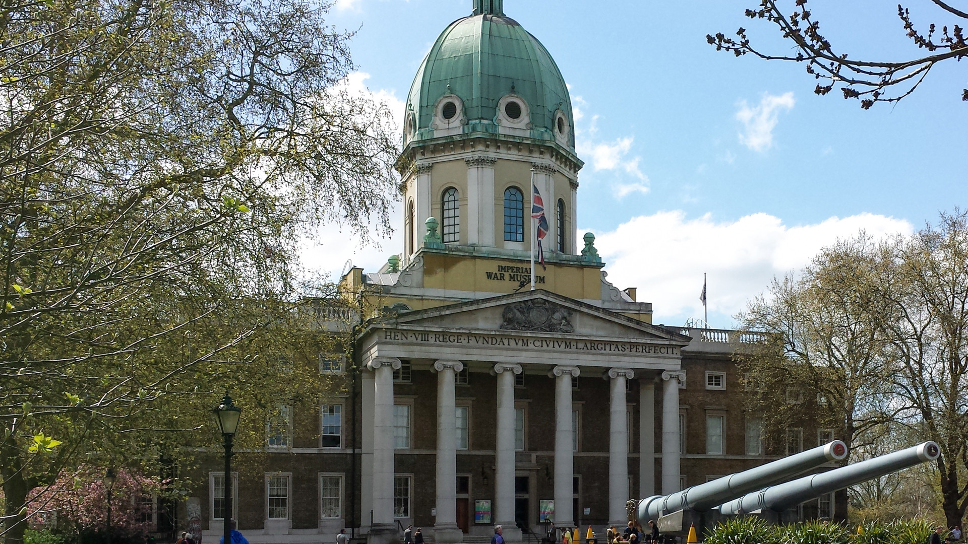 File:Imperial War Museum, London - north view.jpg