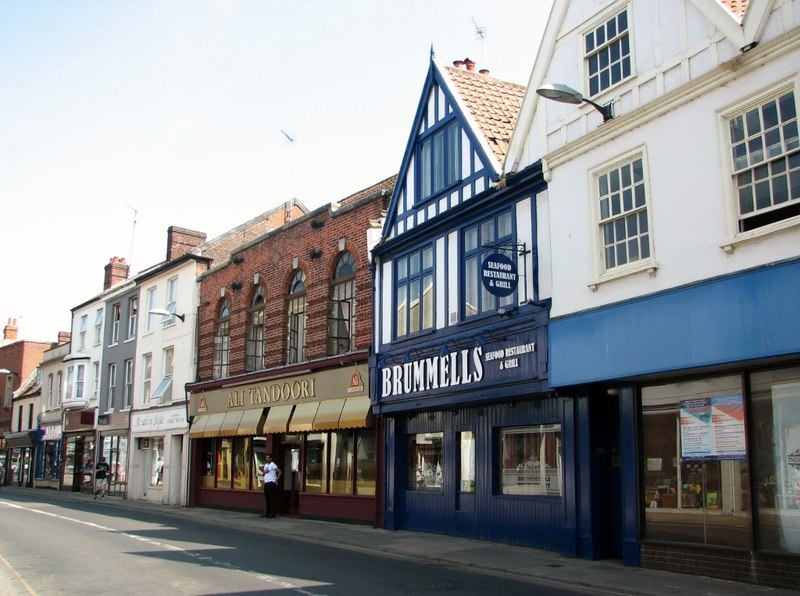 File:-2018-07-25 Restaurants in Magdalen Street, Norwich.jpg