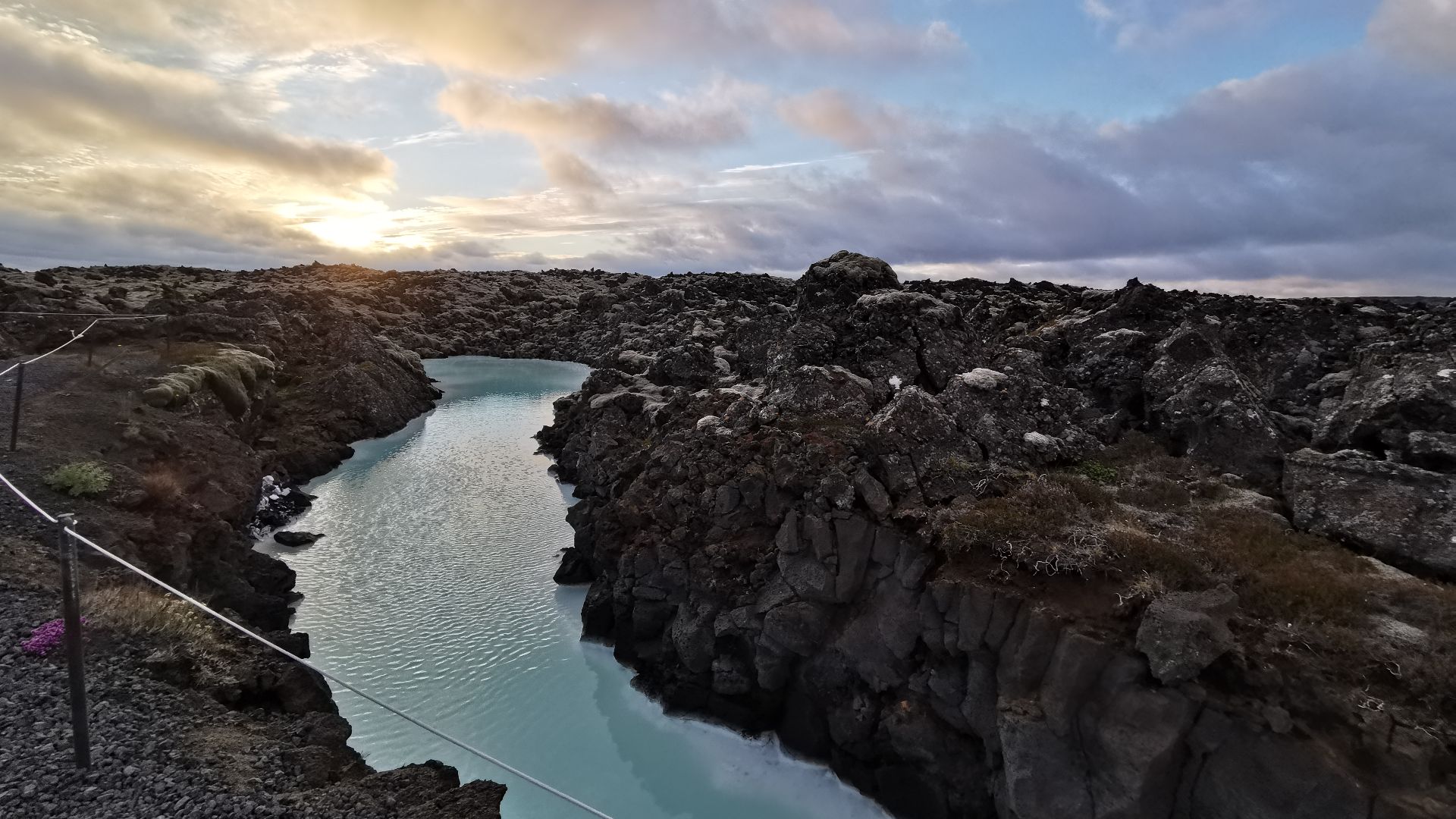 File:Blue Lagoon Geothermal pool 13.jpg