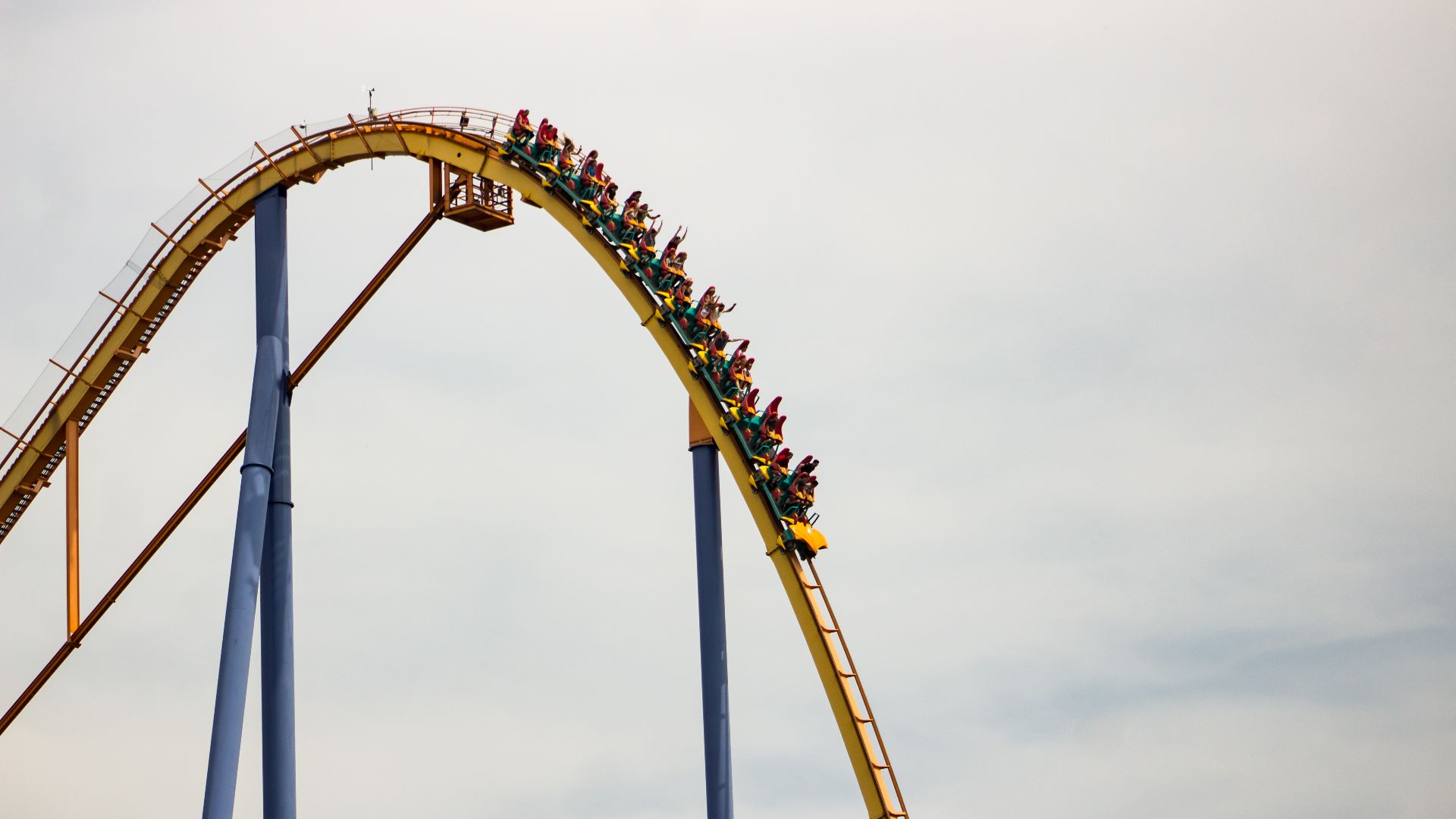 File:Behemoth roller coaster descending, August 2018.jpg
