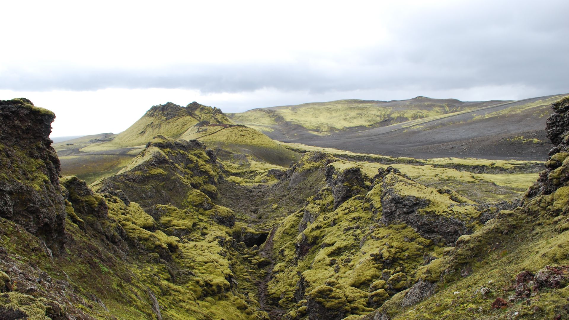 File:Laki fissure (2).jpg