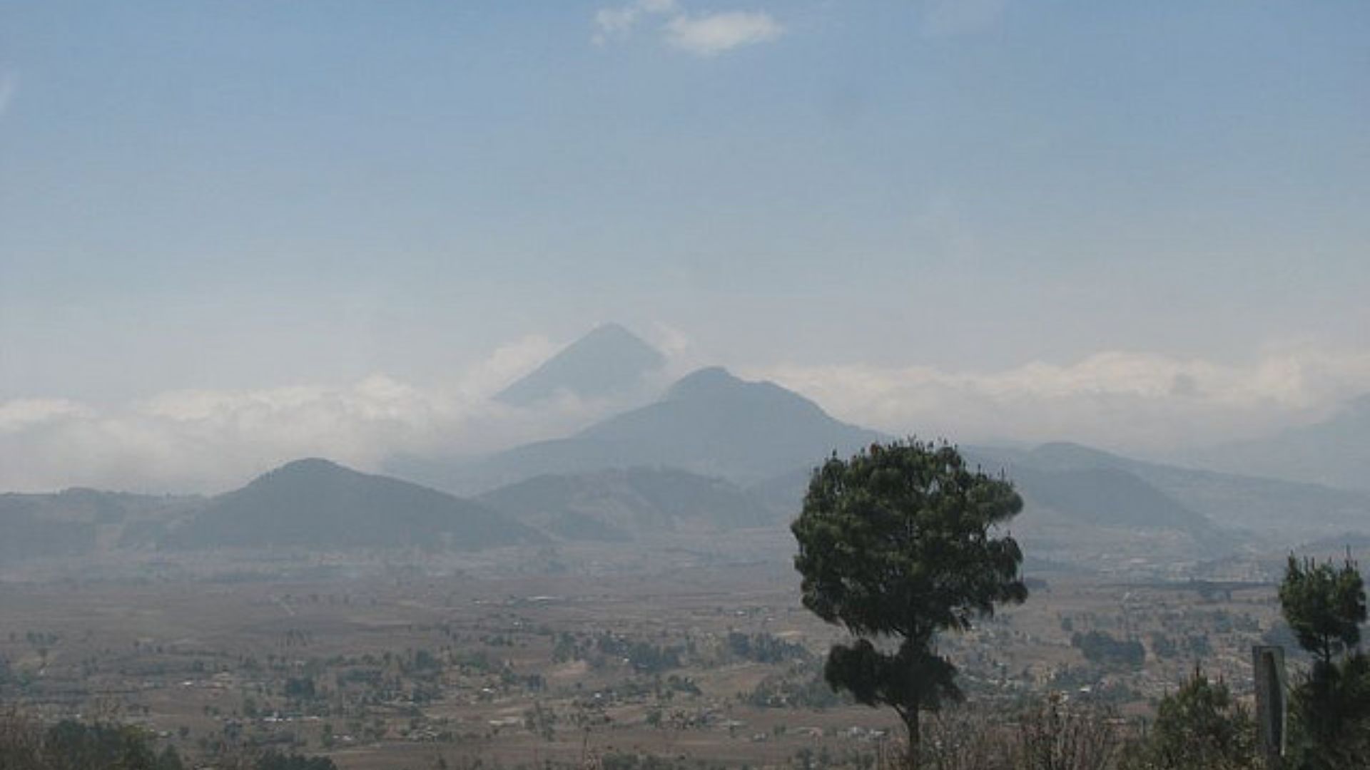 File:Santa Maria Volcano 2008 1.jpg