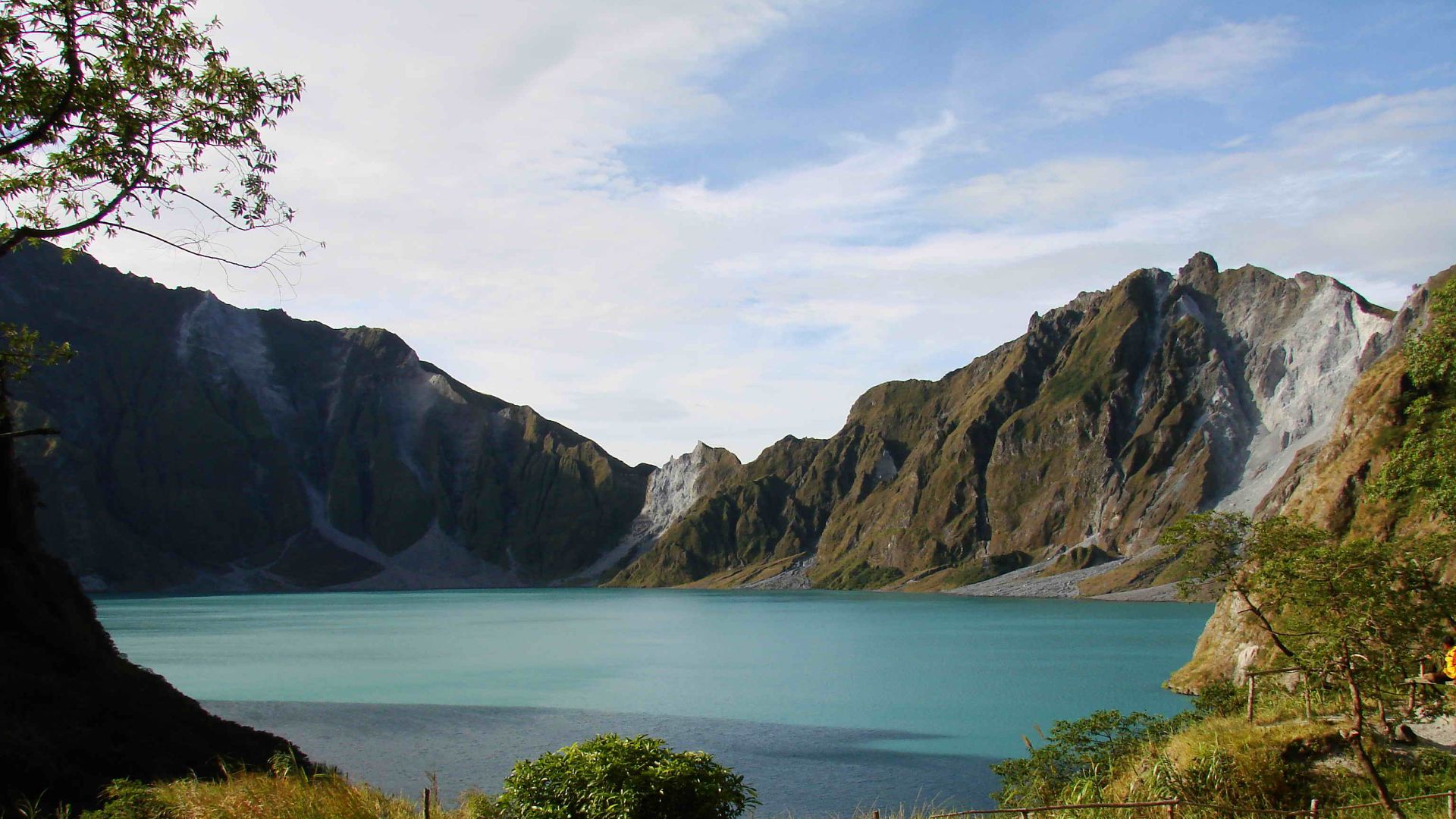 File:Mount Pinatubo 20081229 01.jpg