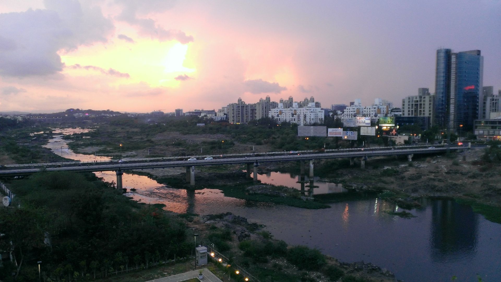 File:Aga Khan Bridge in Pune.jpg