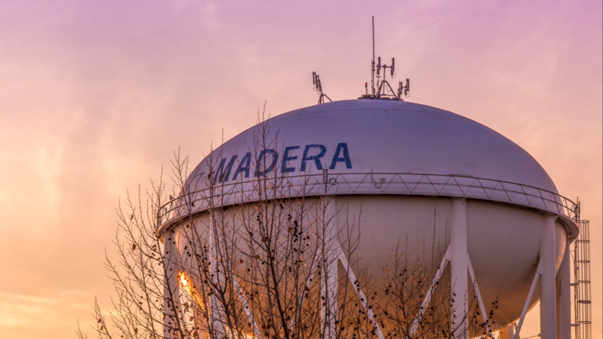 File:City of Madera Water Tower.jpg