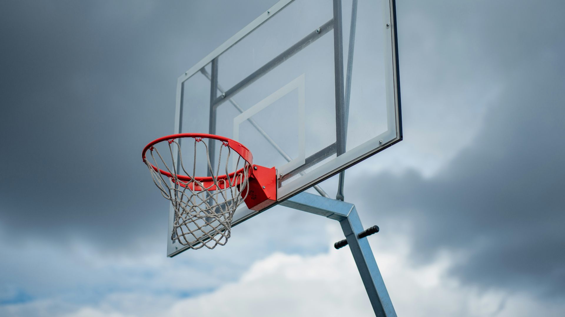 a basketball hoop with a net
