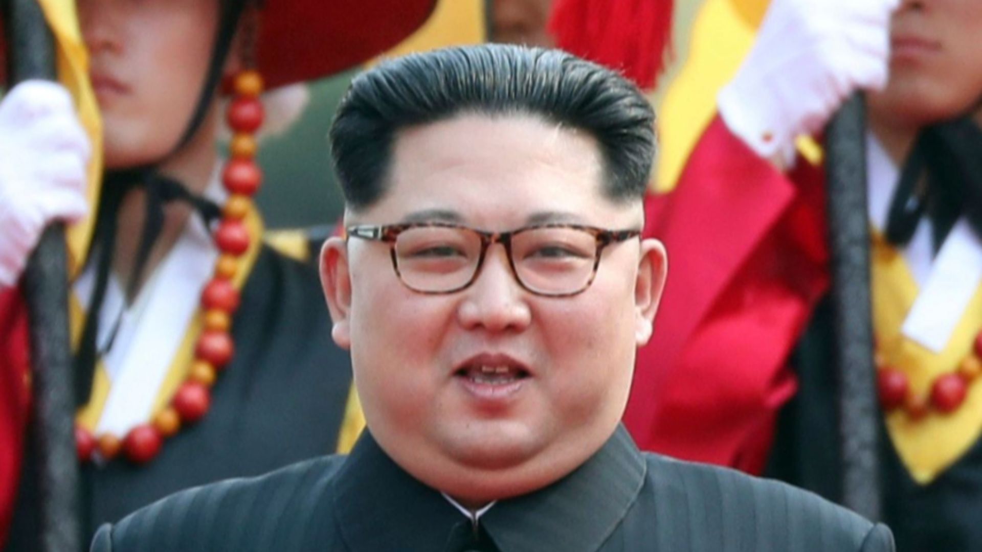 File:Kim Jong Un with Honor Guard portrait.jpg
