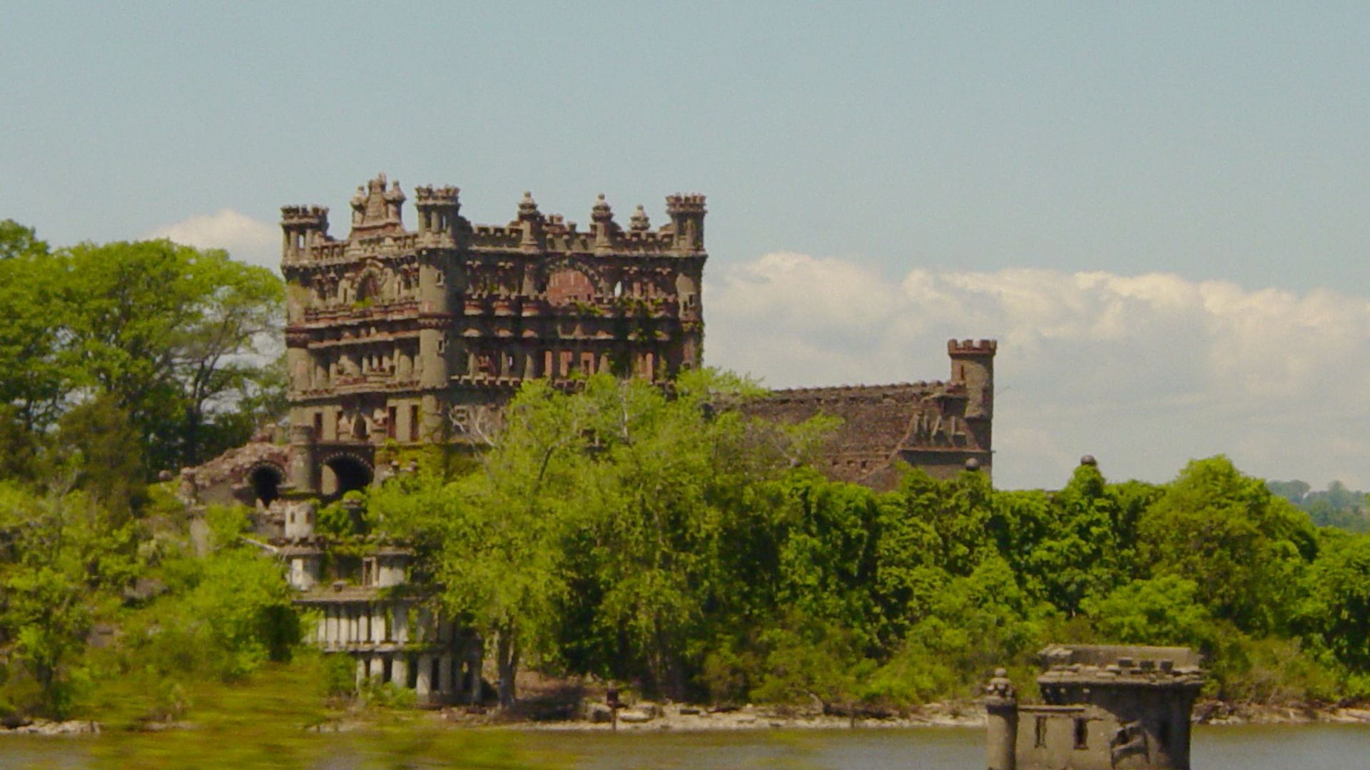 File:BannermanCastle3685.jpg
