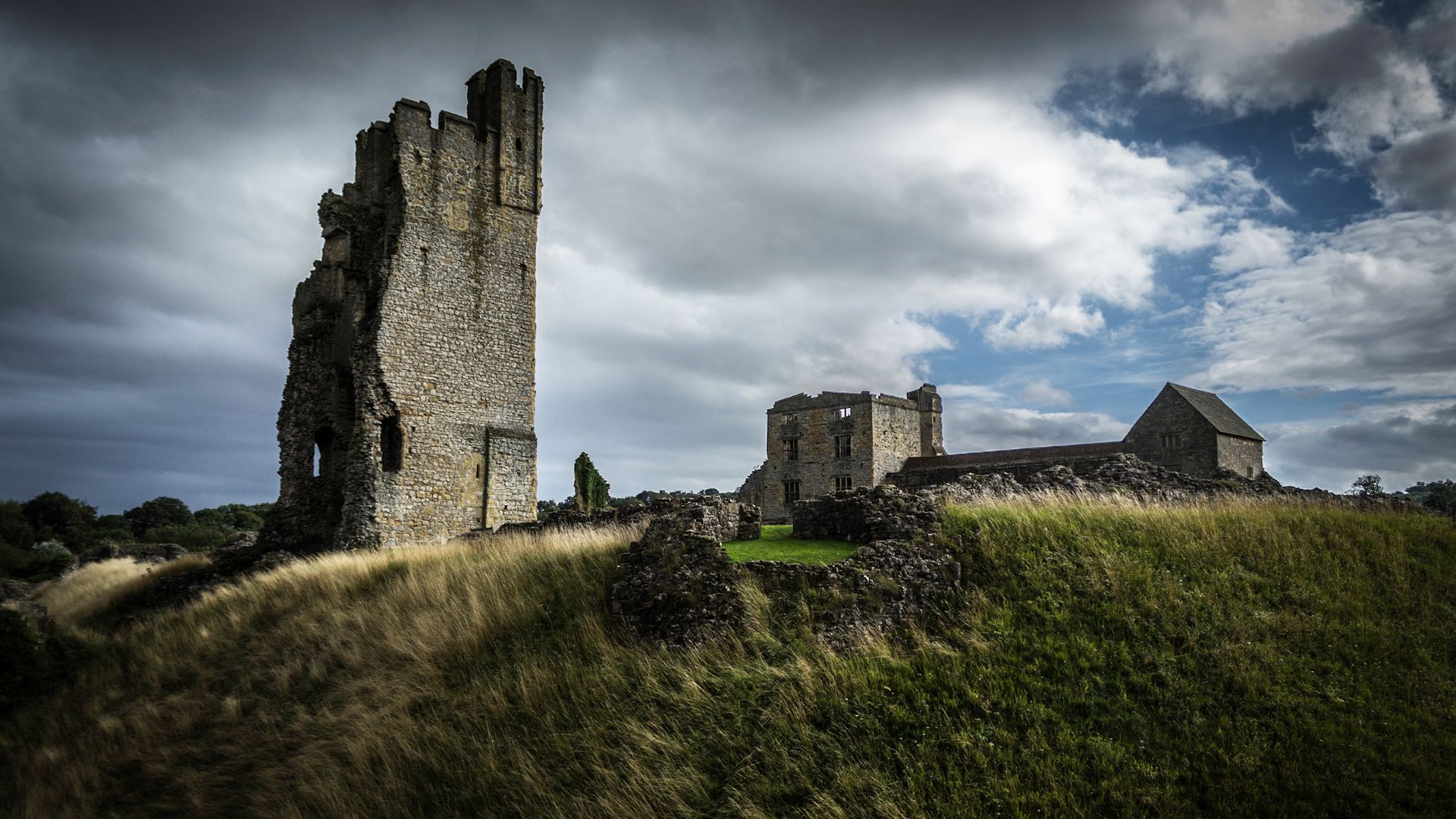 File:Helmsley Castle English Heritage.jpg
