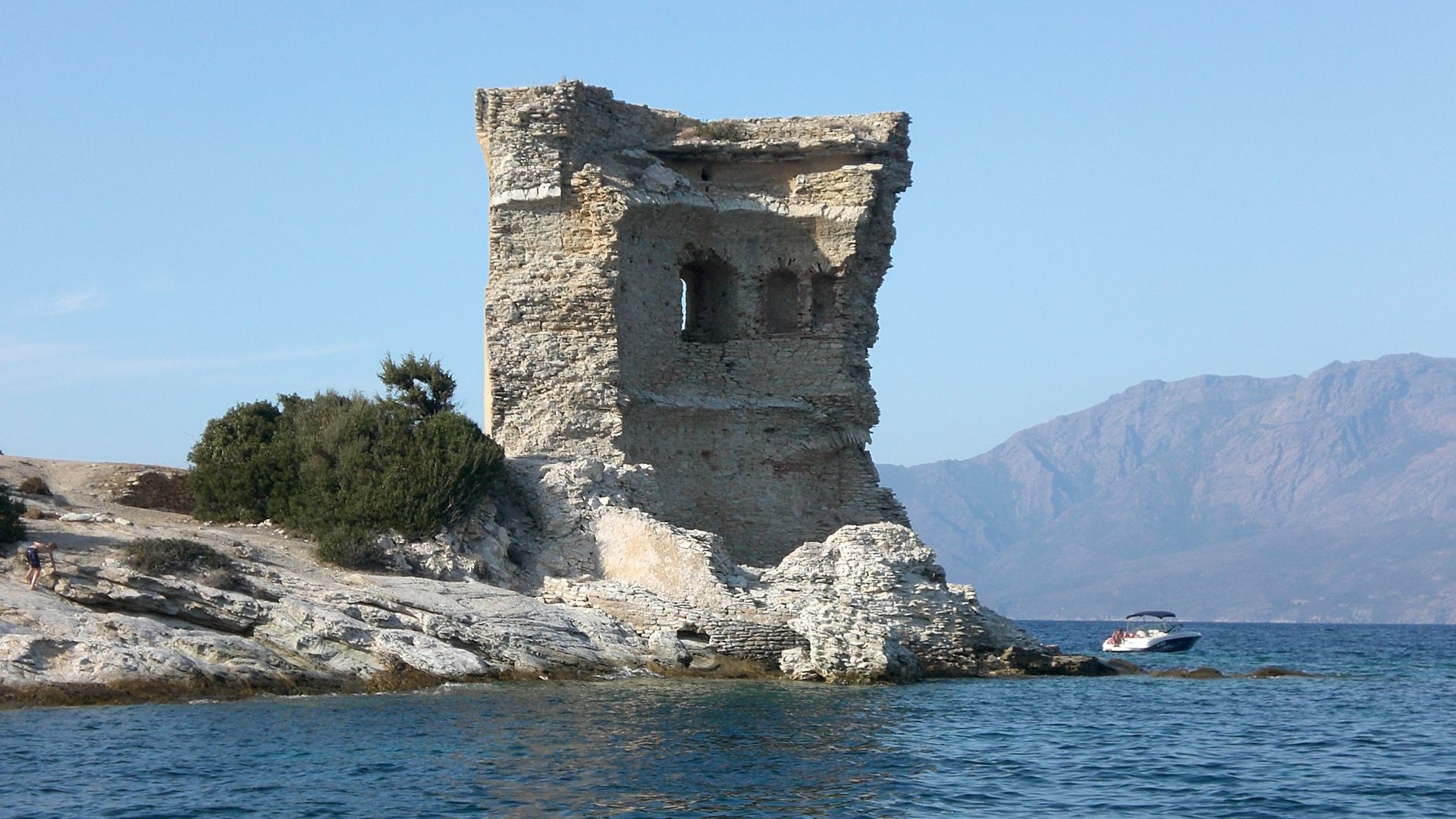 File:Tour de la Mortella.jpg