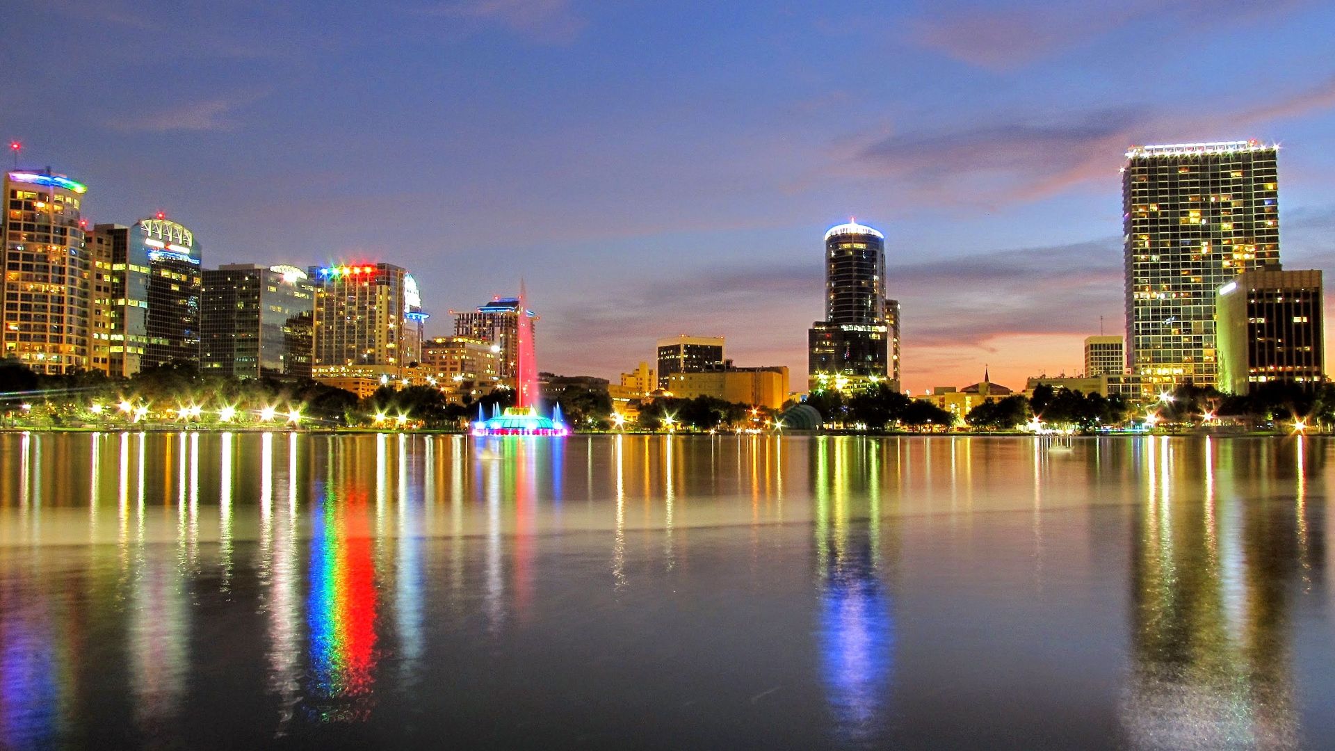 File:Lake Eola Park in Orlando 02.jpg