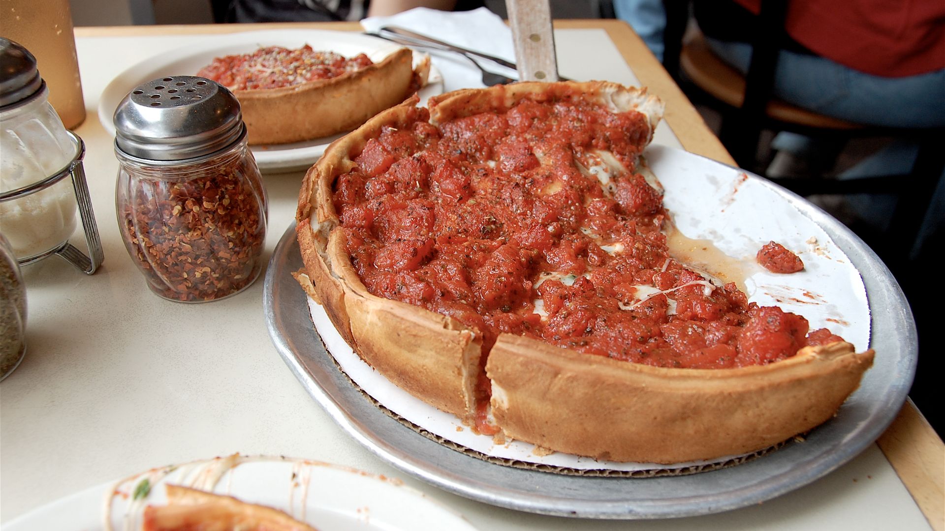 File:Chicago-style pizza.jpg