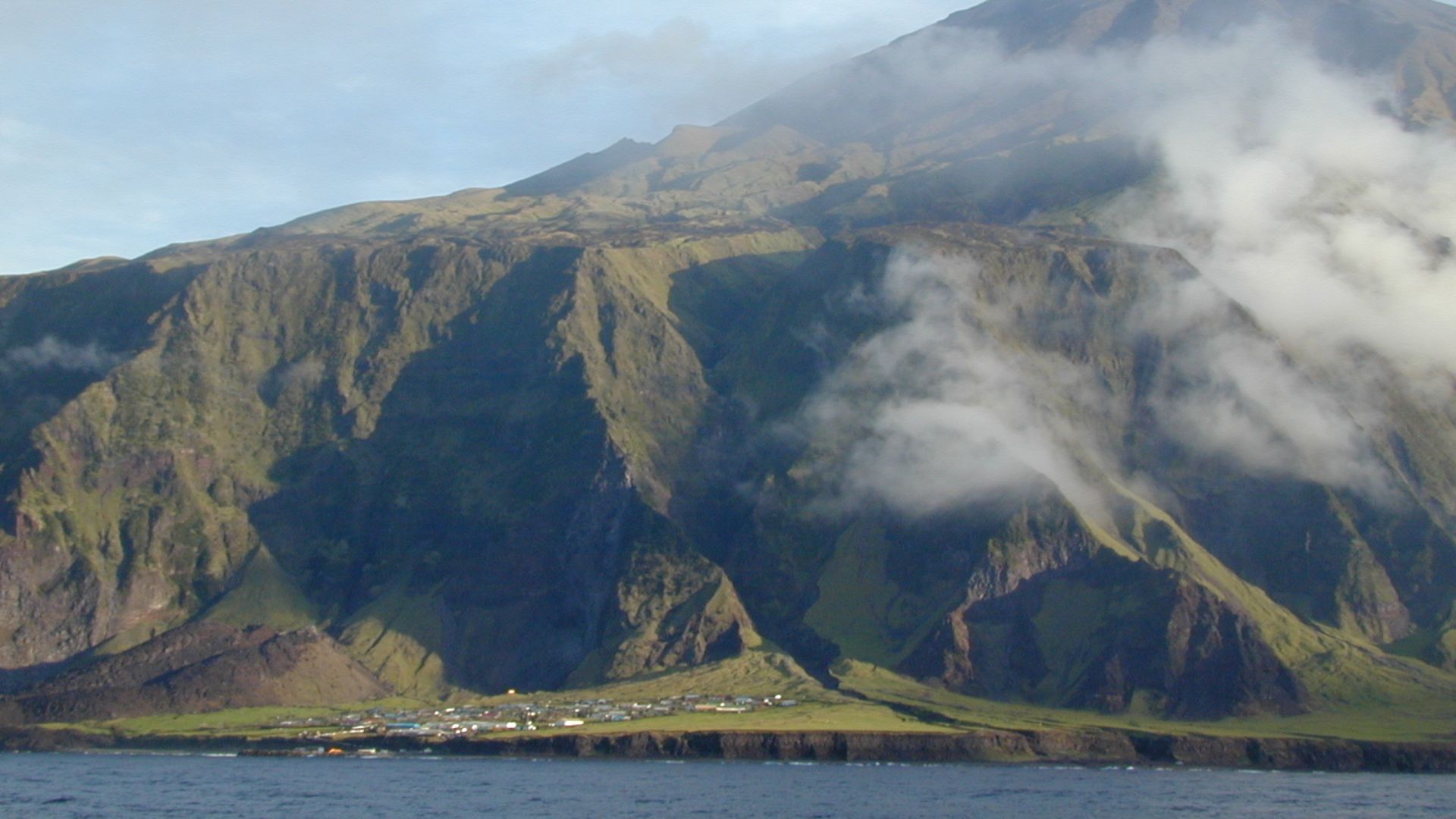 File:The Main Settlement on Tristan da Cunha - Flickr - The Official CTBTO Photostream.jpg